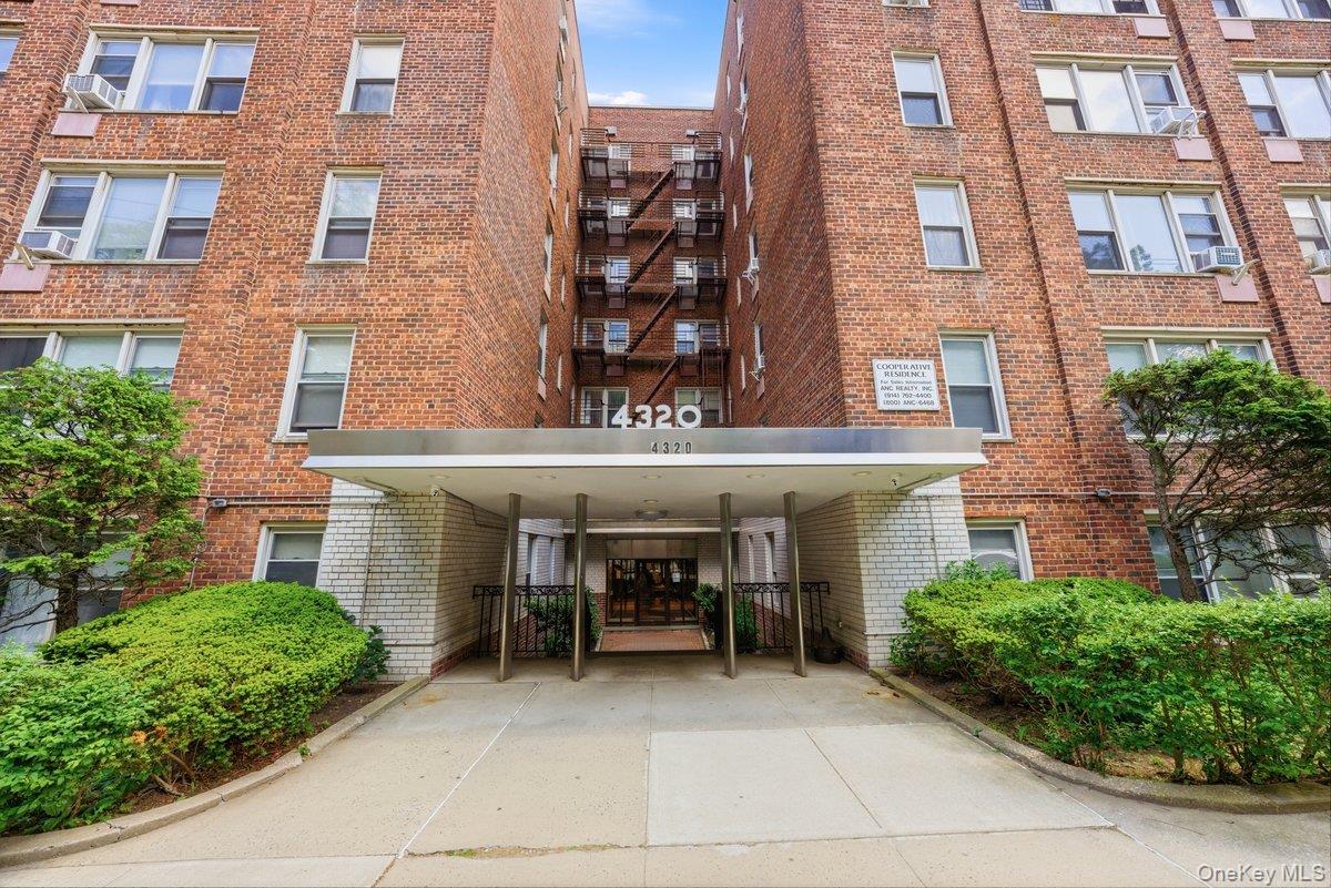 4320 Van Cortlandt East Park, Unit 1J photo 3
