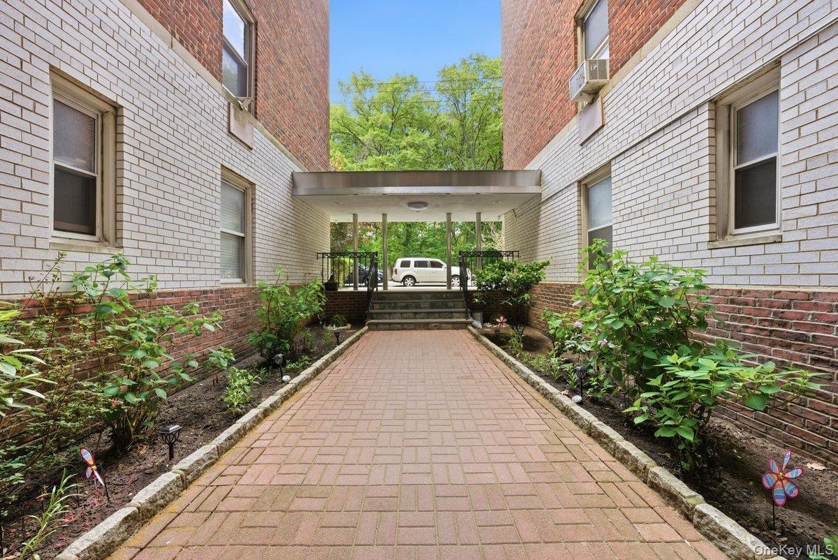4320 Van Cortlandt East Park, Unit 1J photo 25