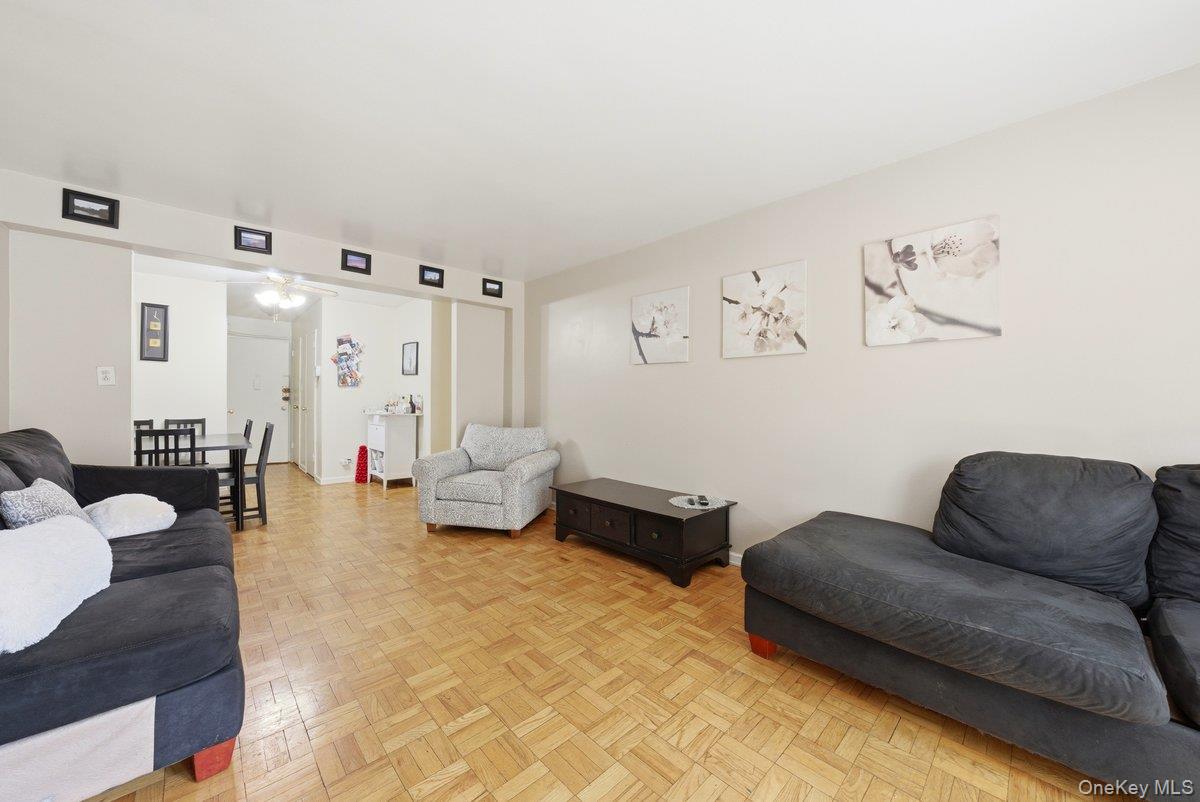 4320 Van Cortlandt East Park, Unit 1J photo 17