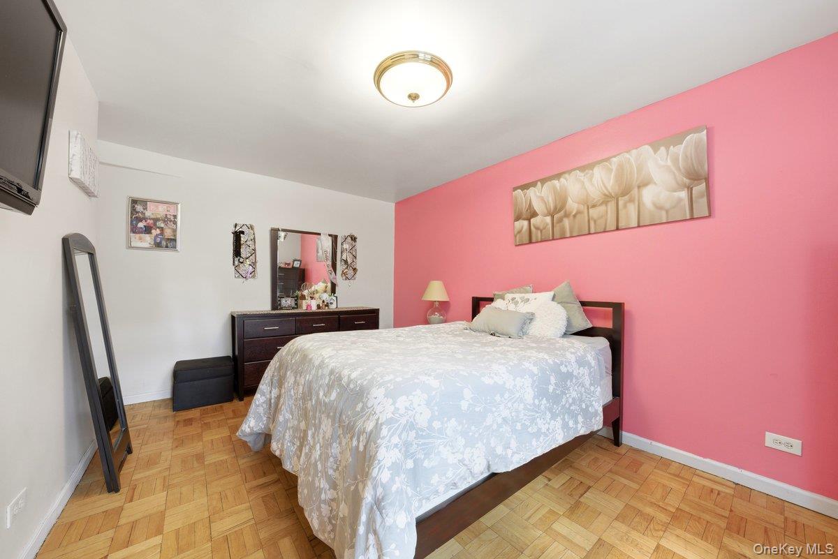 4320 Van Cortlandt East Park, Unit 1J photo 12
