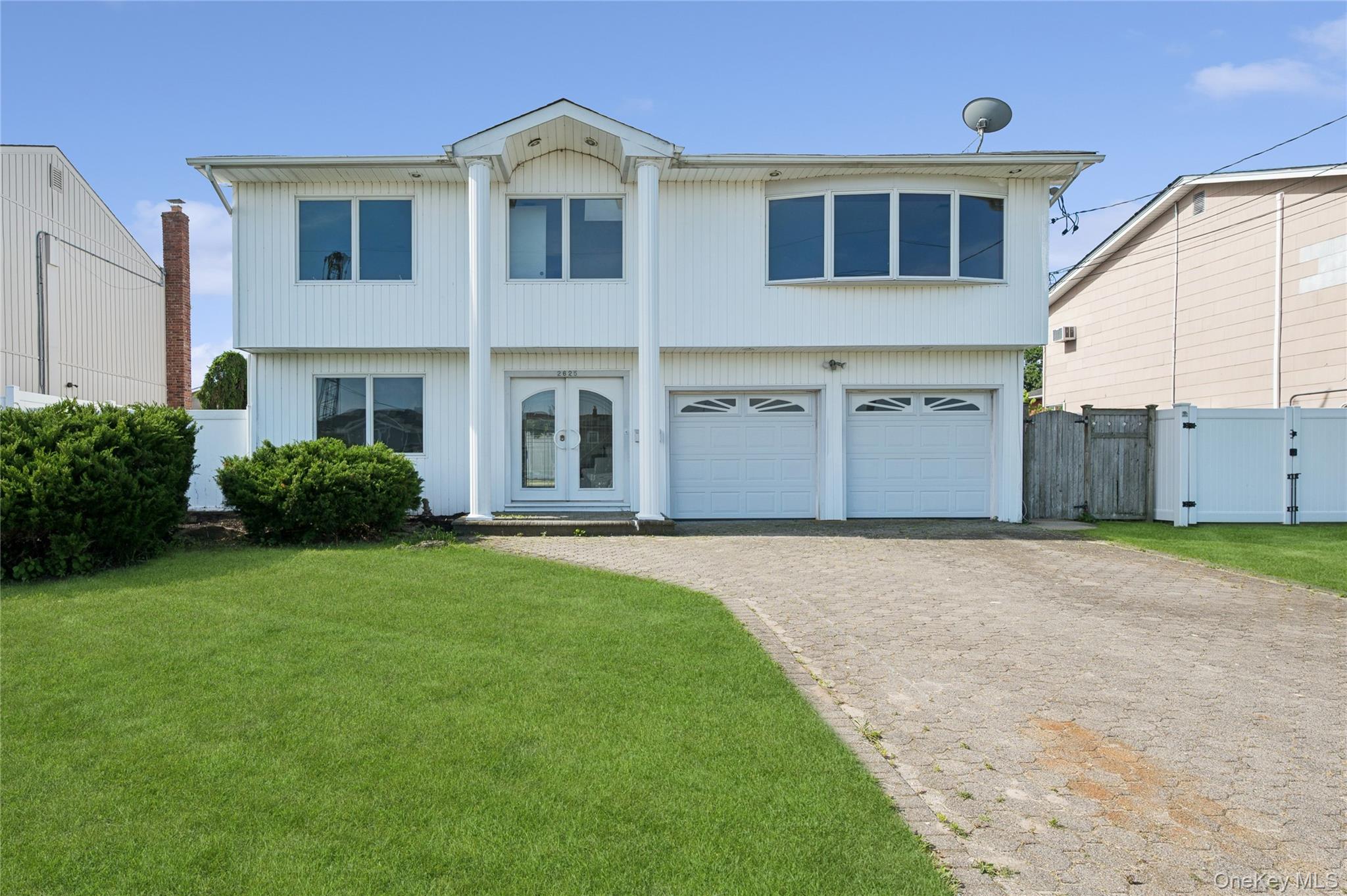 2625 Riverside Drive – For Sale photo 2