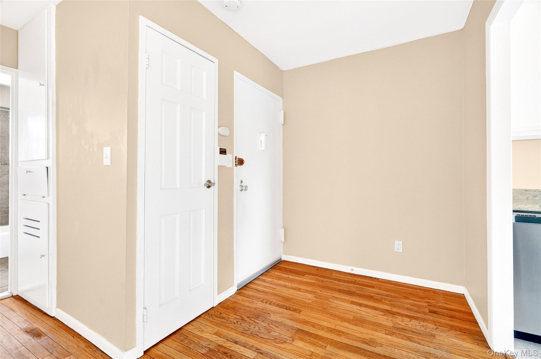 160 Centre Avenue, Unit 3M photo 8