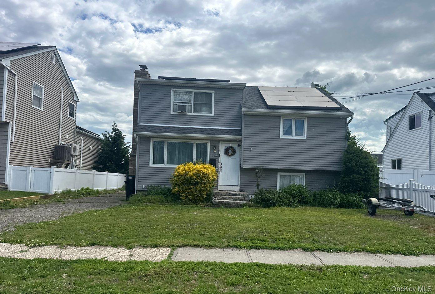 265 East Drive – For Sale