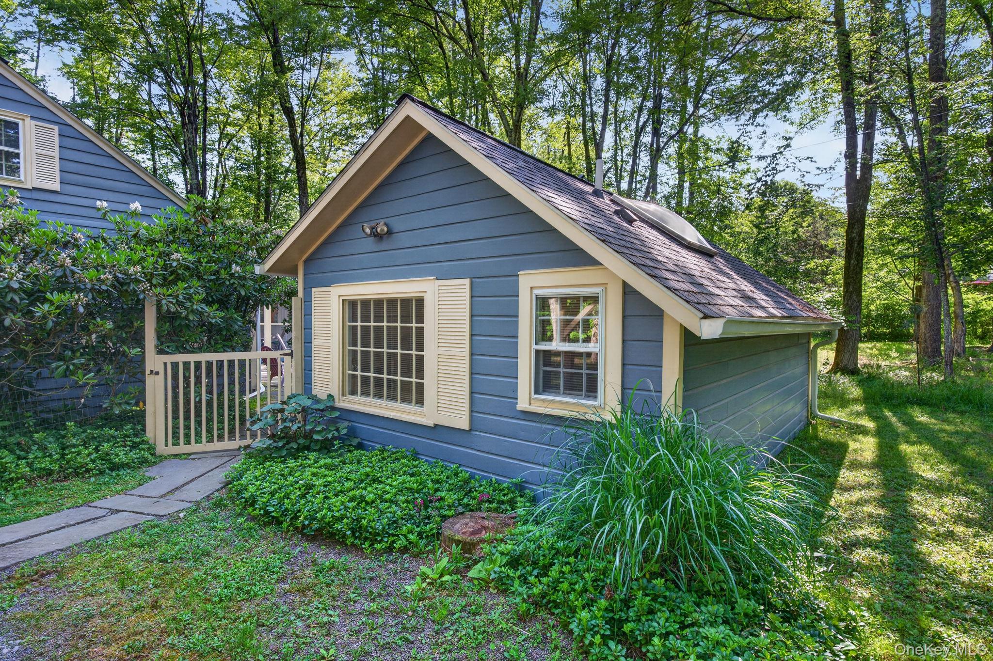 18 Playhouse Lane – For Sale photo 33