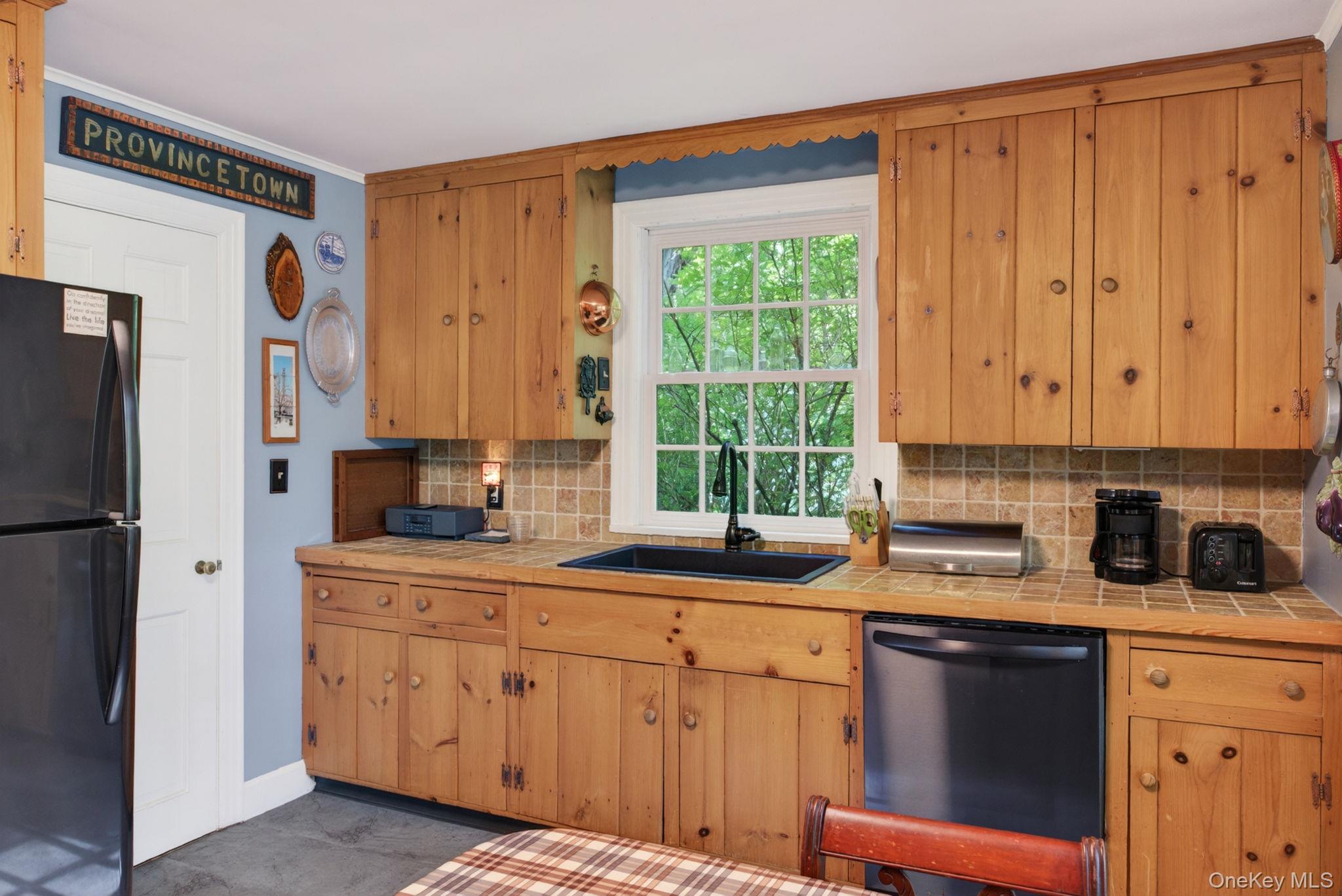 18 Playhouse Lane – For Sale photo 9