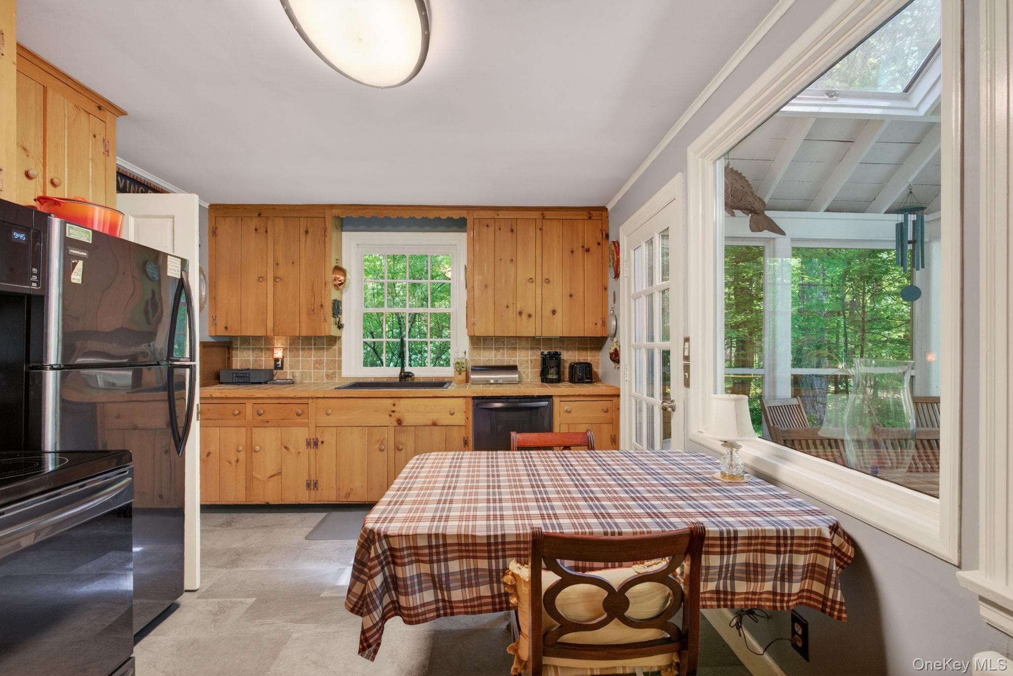 18 Playhouse Lane – For Sale photo 12