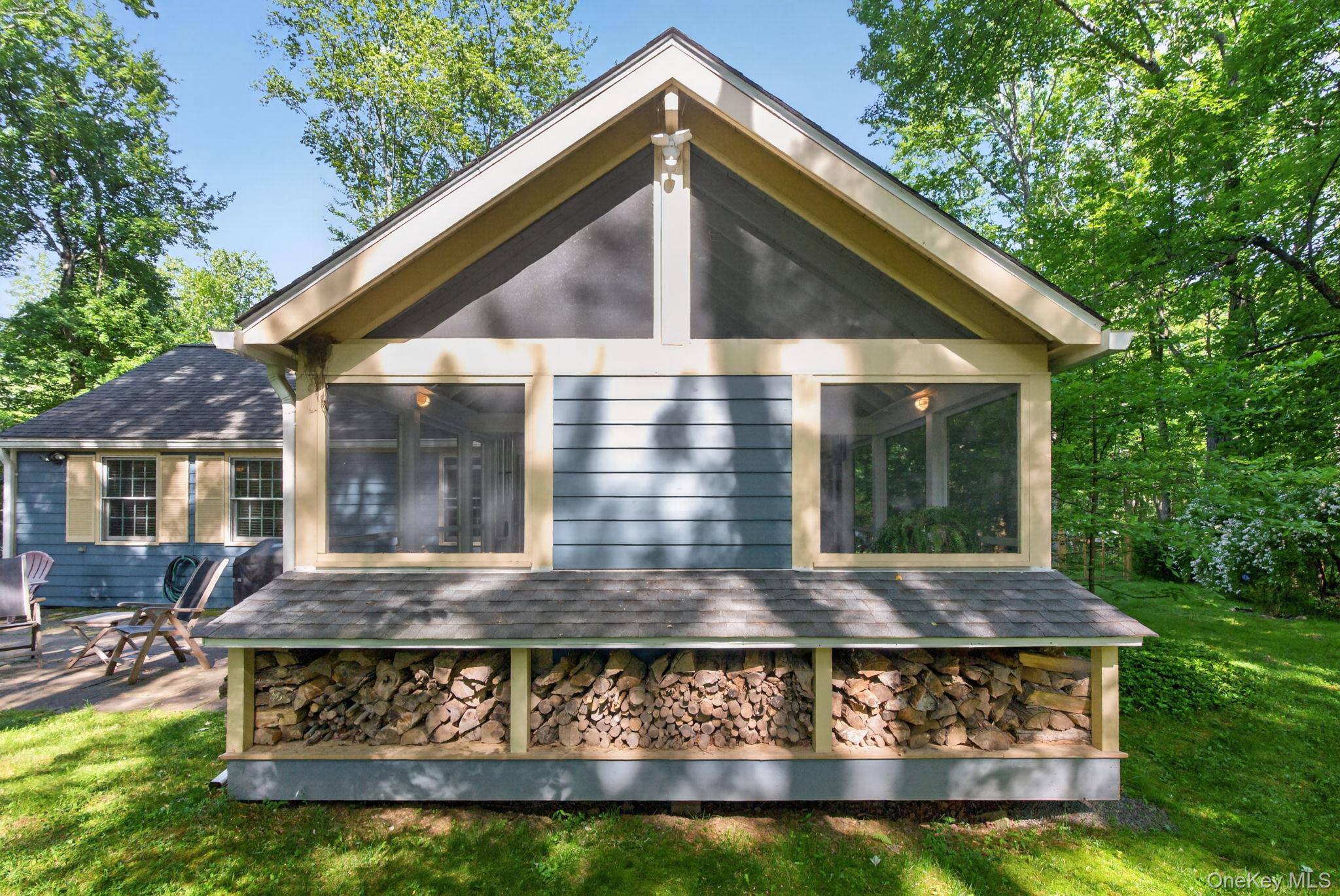 18 Playhouse Lane – For Sale photo 25