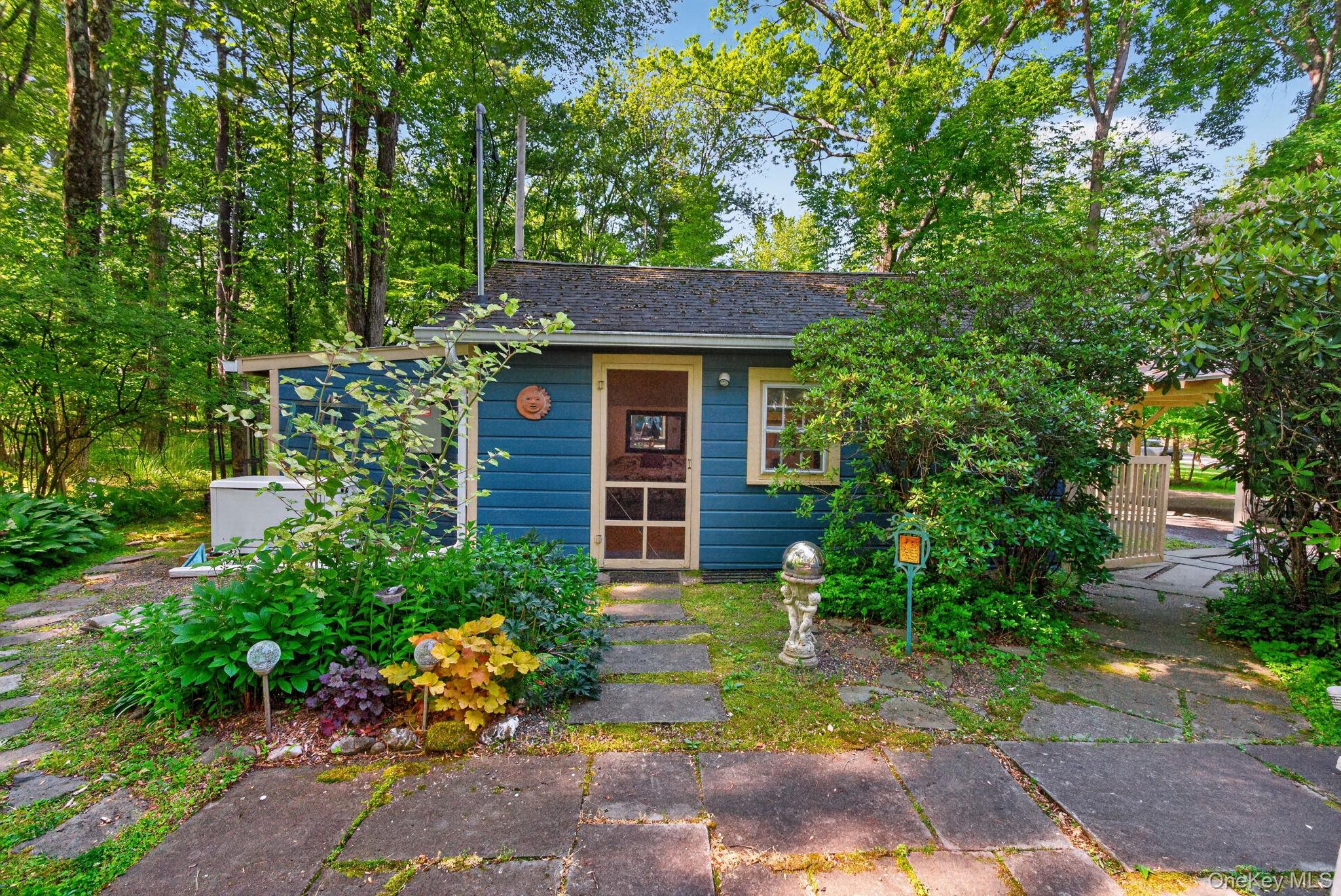 18 Playhouse Lane – For Sale photo 29