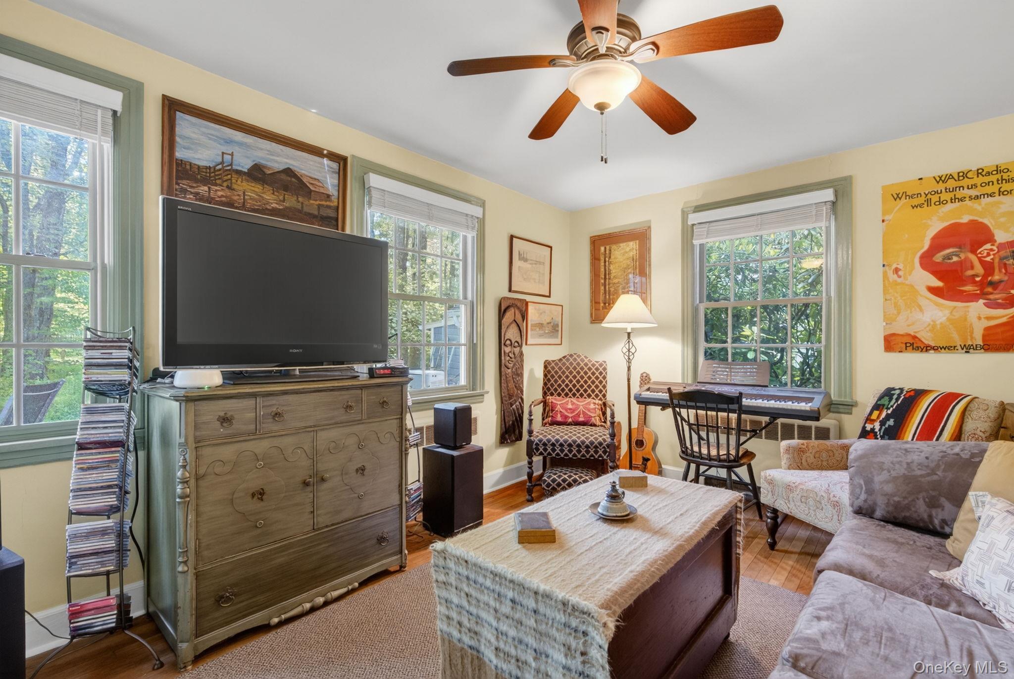 18 Playhouse Lane – For Sale photo 16