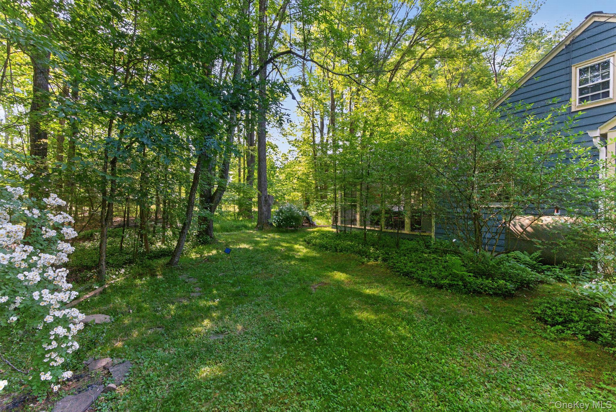18 Playhouse Lane – For Sale photo 27