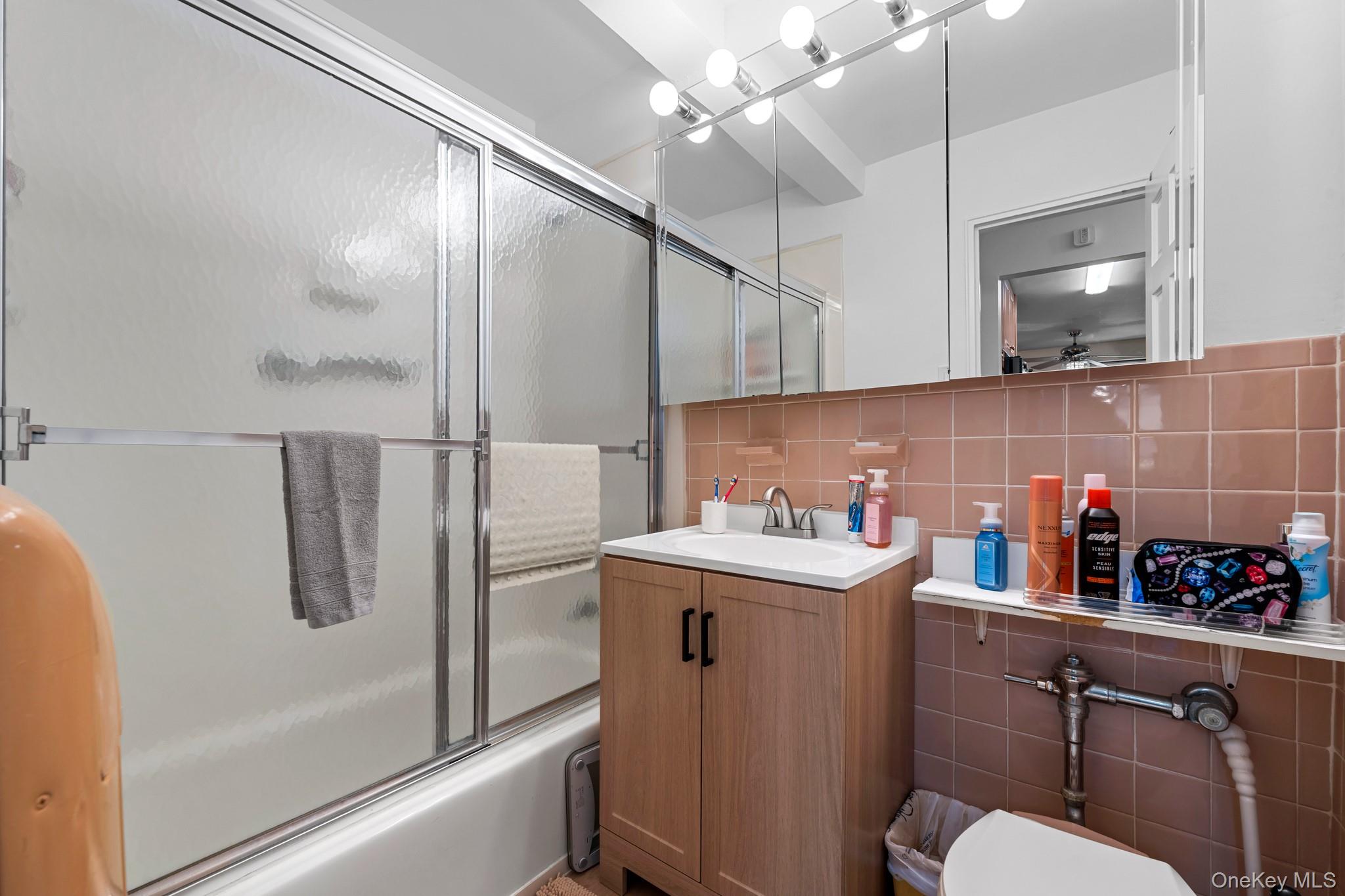 85-10 151 Avenue, Unit 2D photo 18