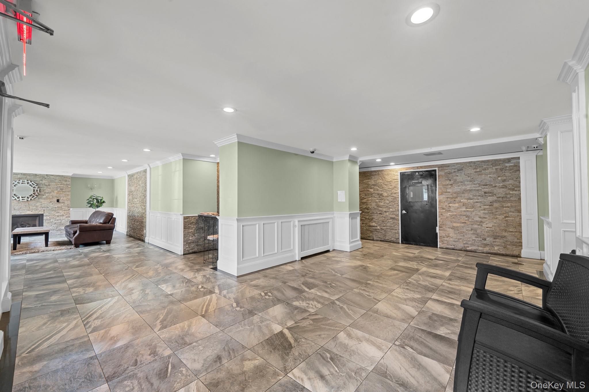 85-10 151 Avenue, Unit 2D photo 9