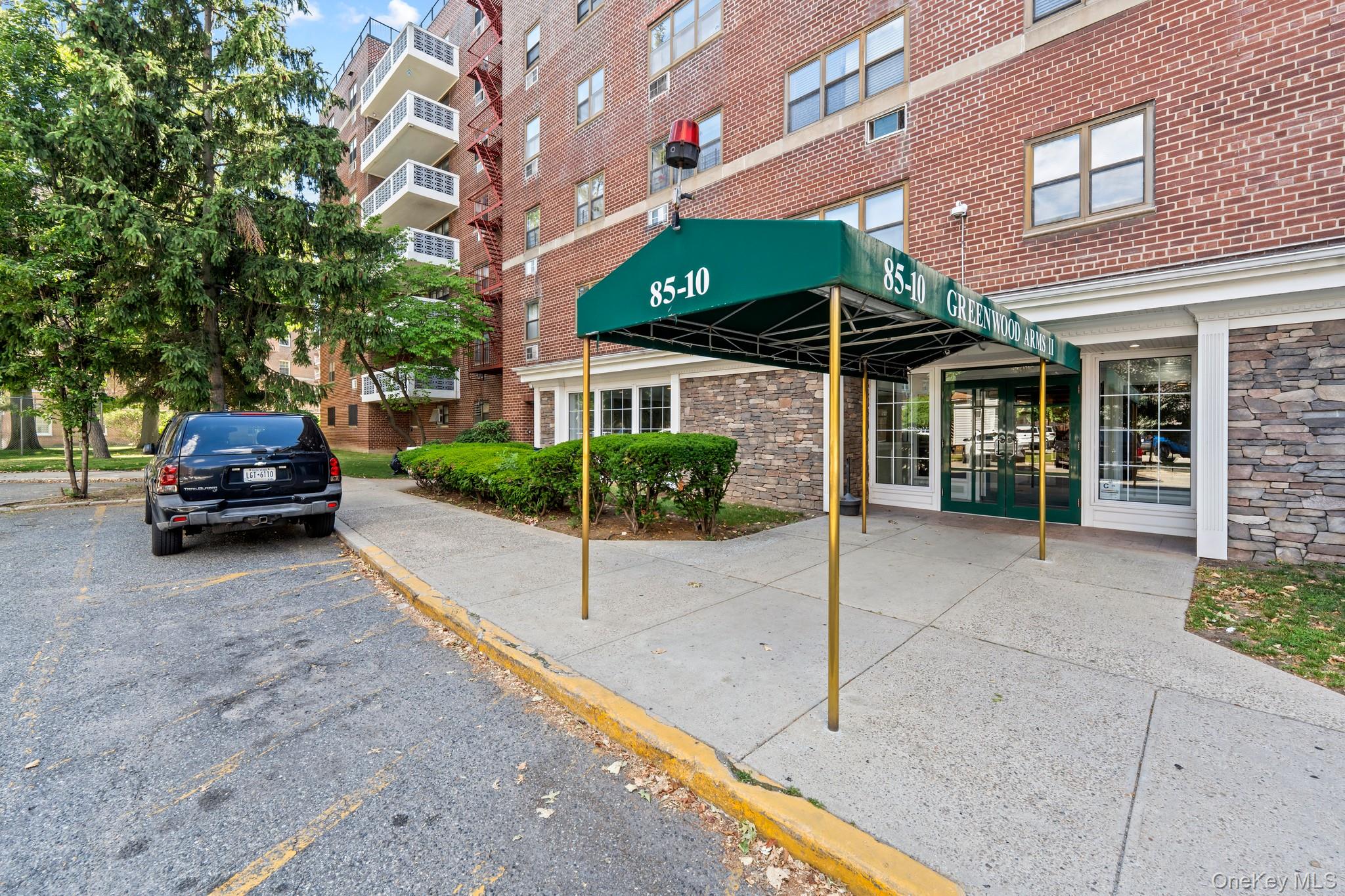 85-10 151 Avenue, Unit 2D photo 3