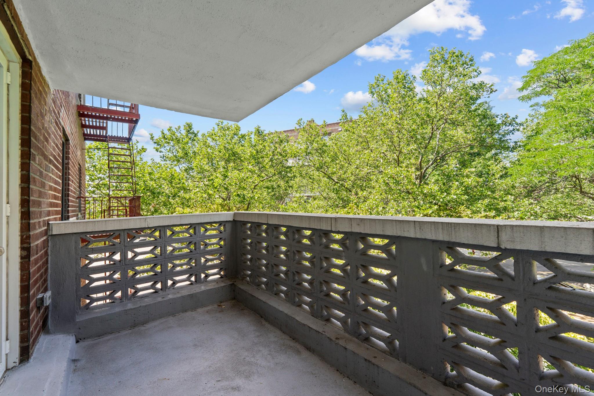 85-10 151 Avenue, Unit 2D photo 6