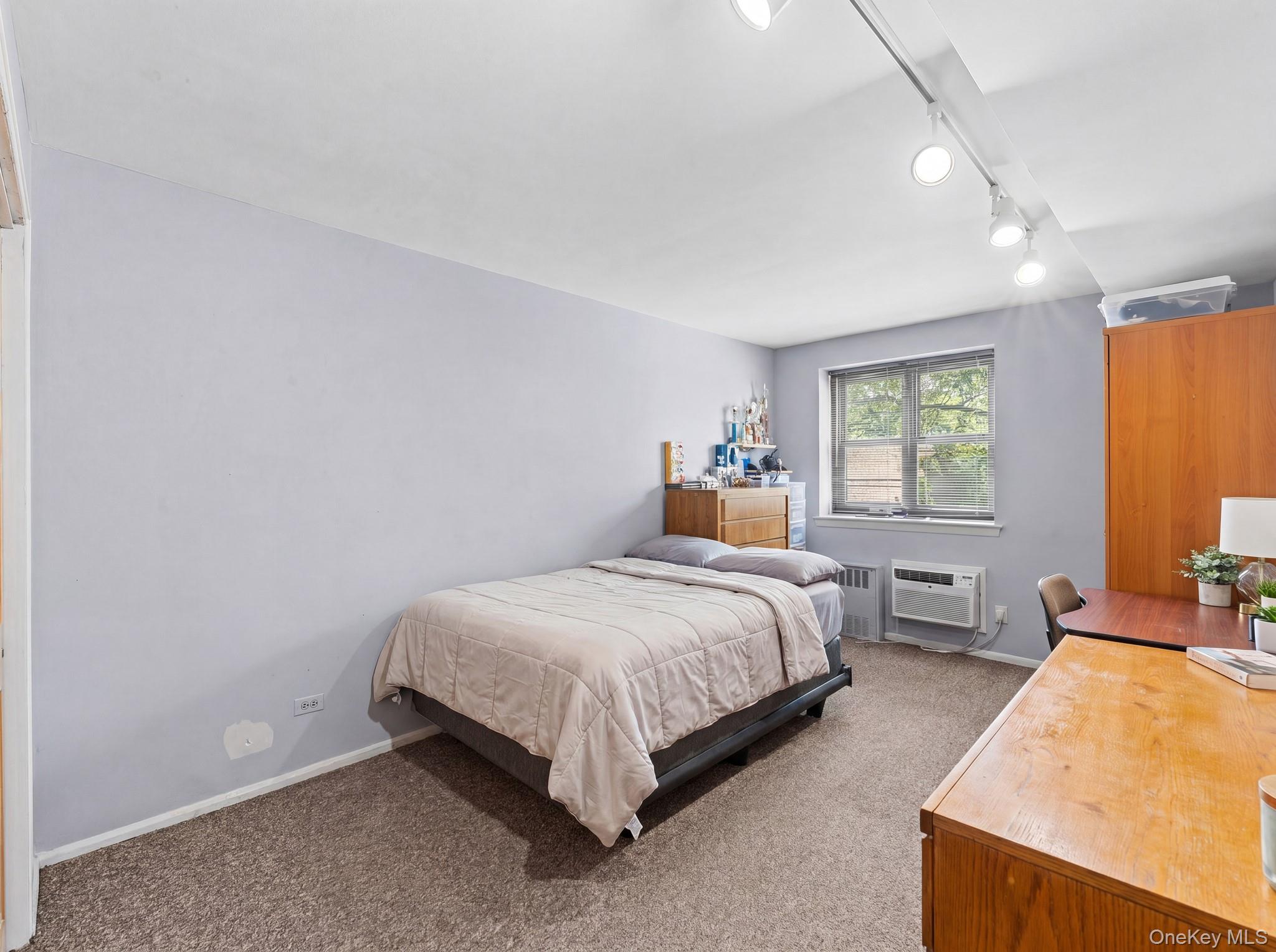 85-10 151 Avenue, Unit 2D photo 13