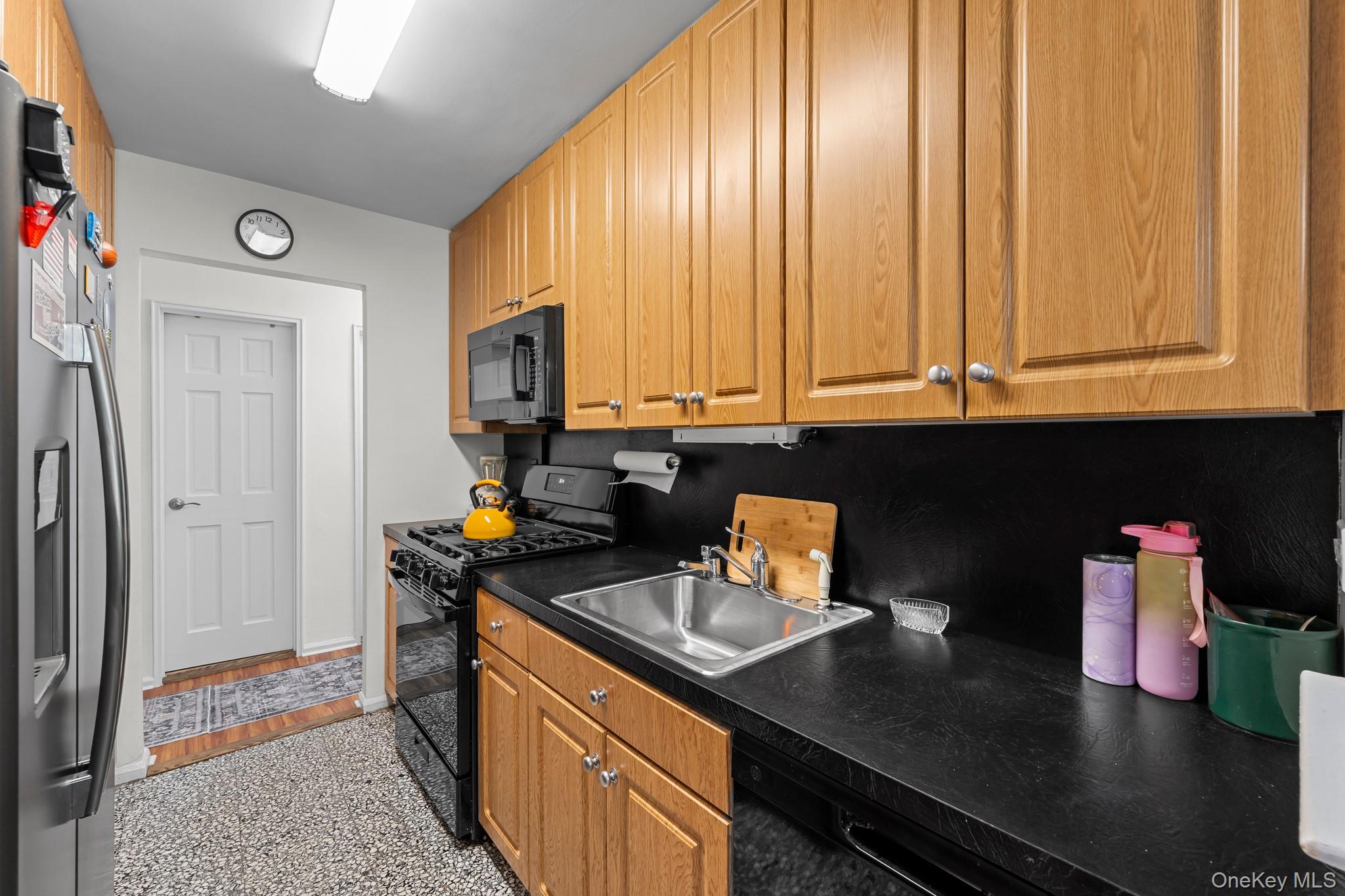 85-10 151 Avenue, Unit 2D photo 37