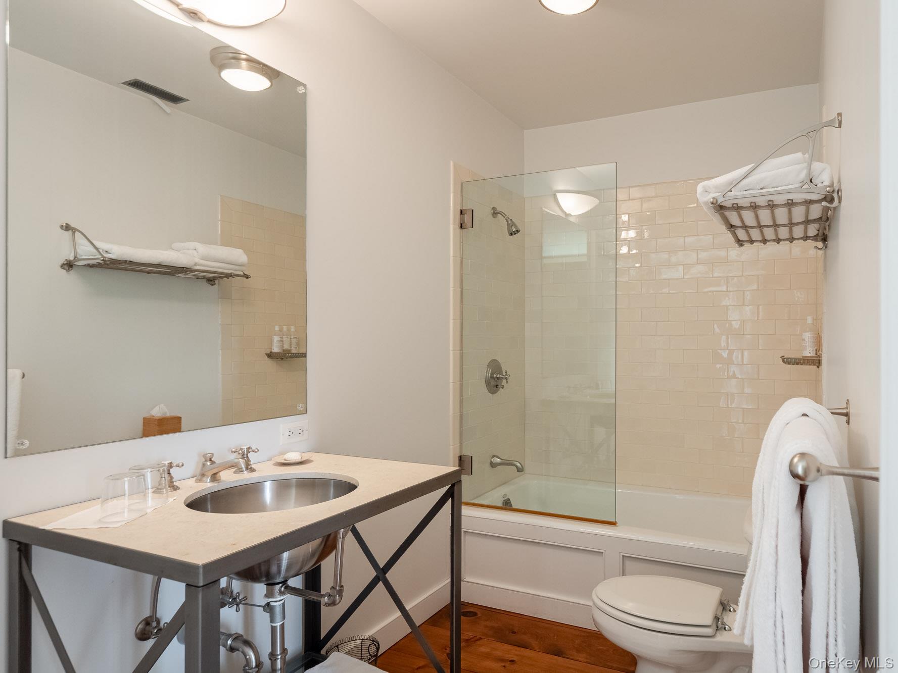 129 West Meadow Lane – For Sale photo 18