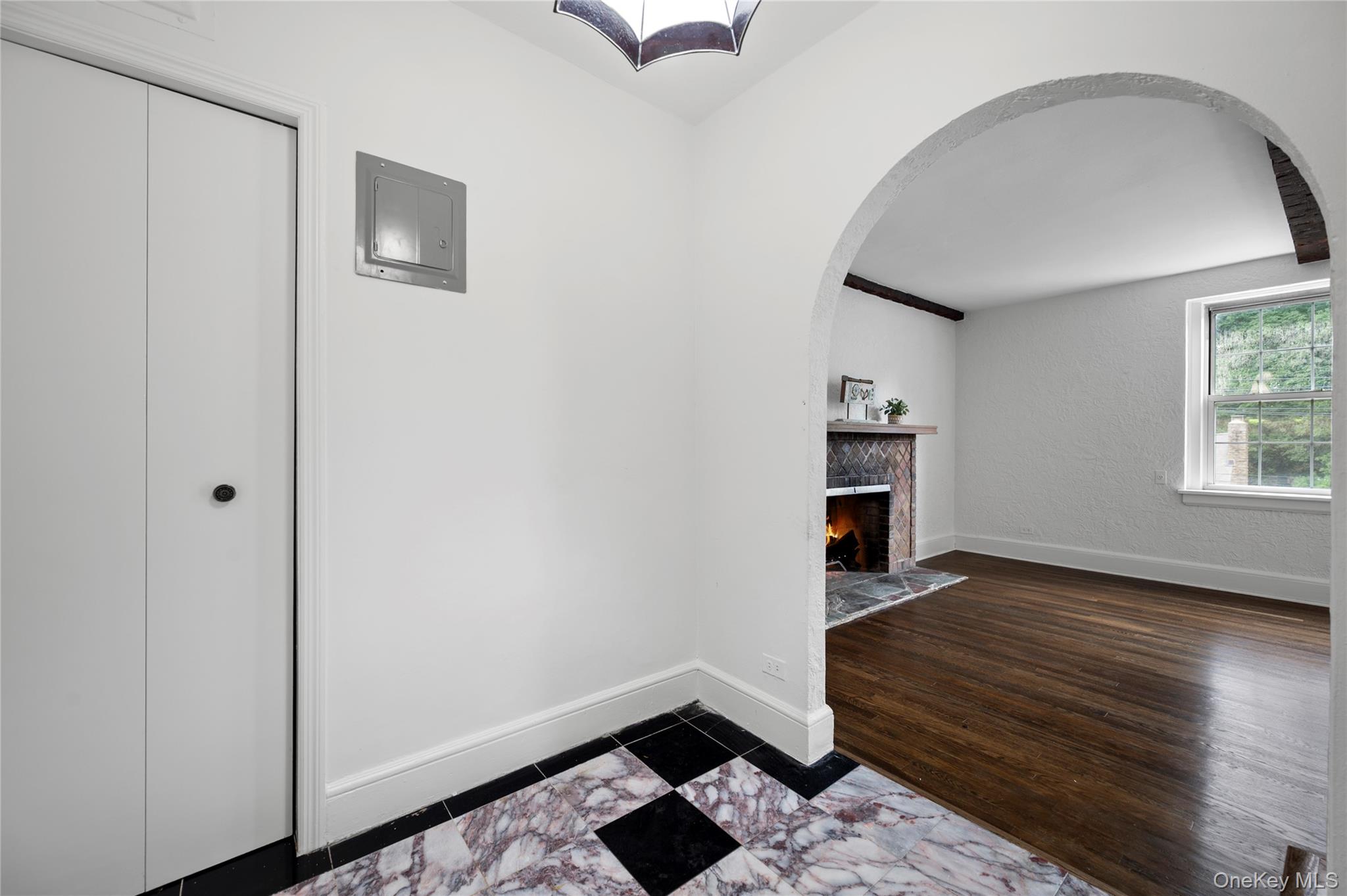 270 Bronxville Road, Unit B52 photo 4