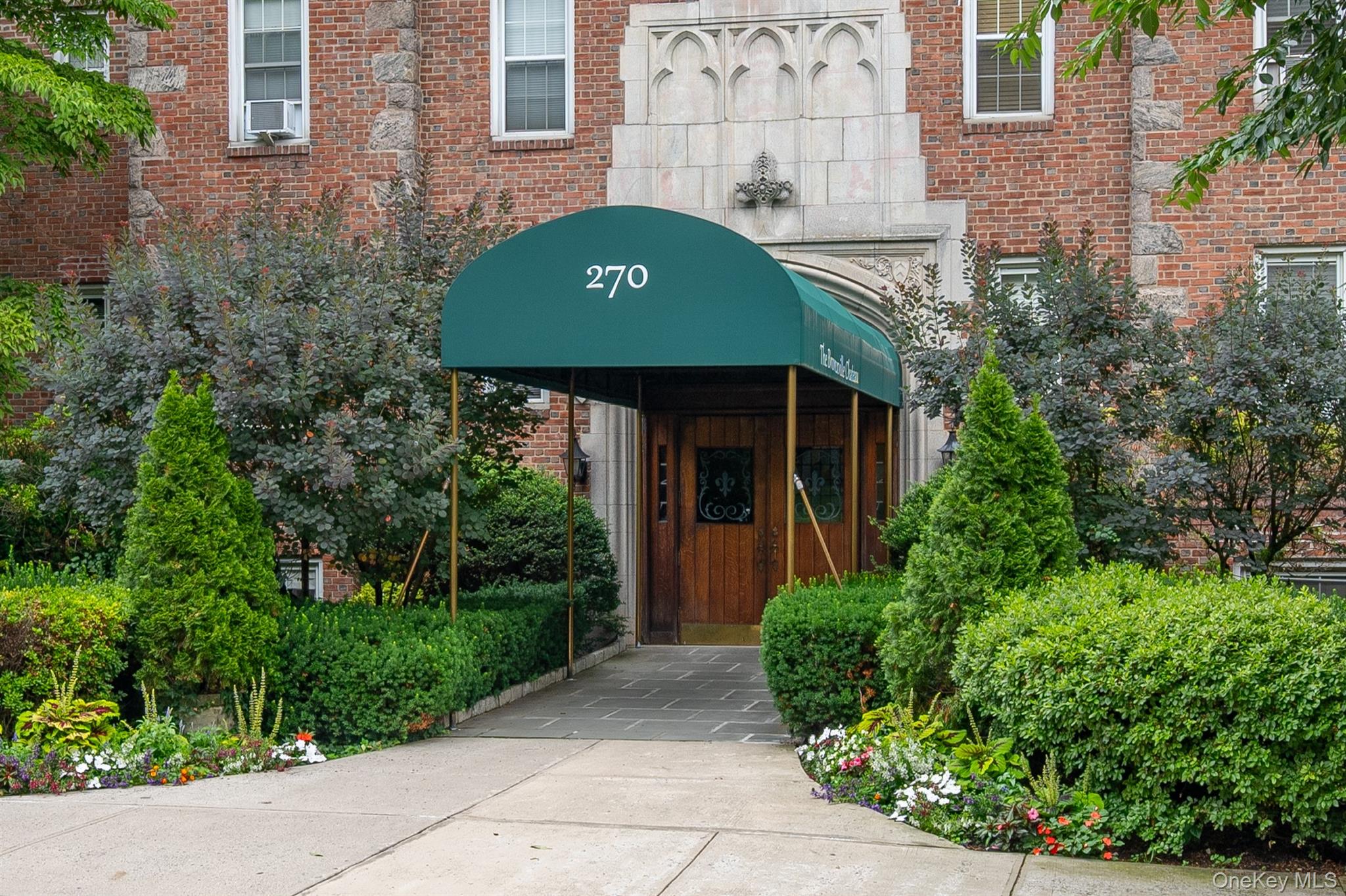 270 Bronxville Road, Unit B52 photo 17