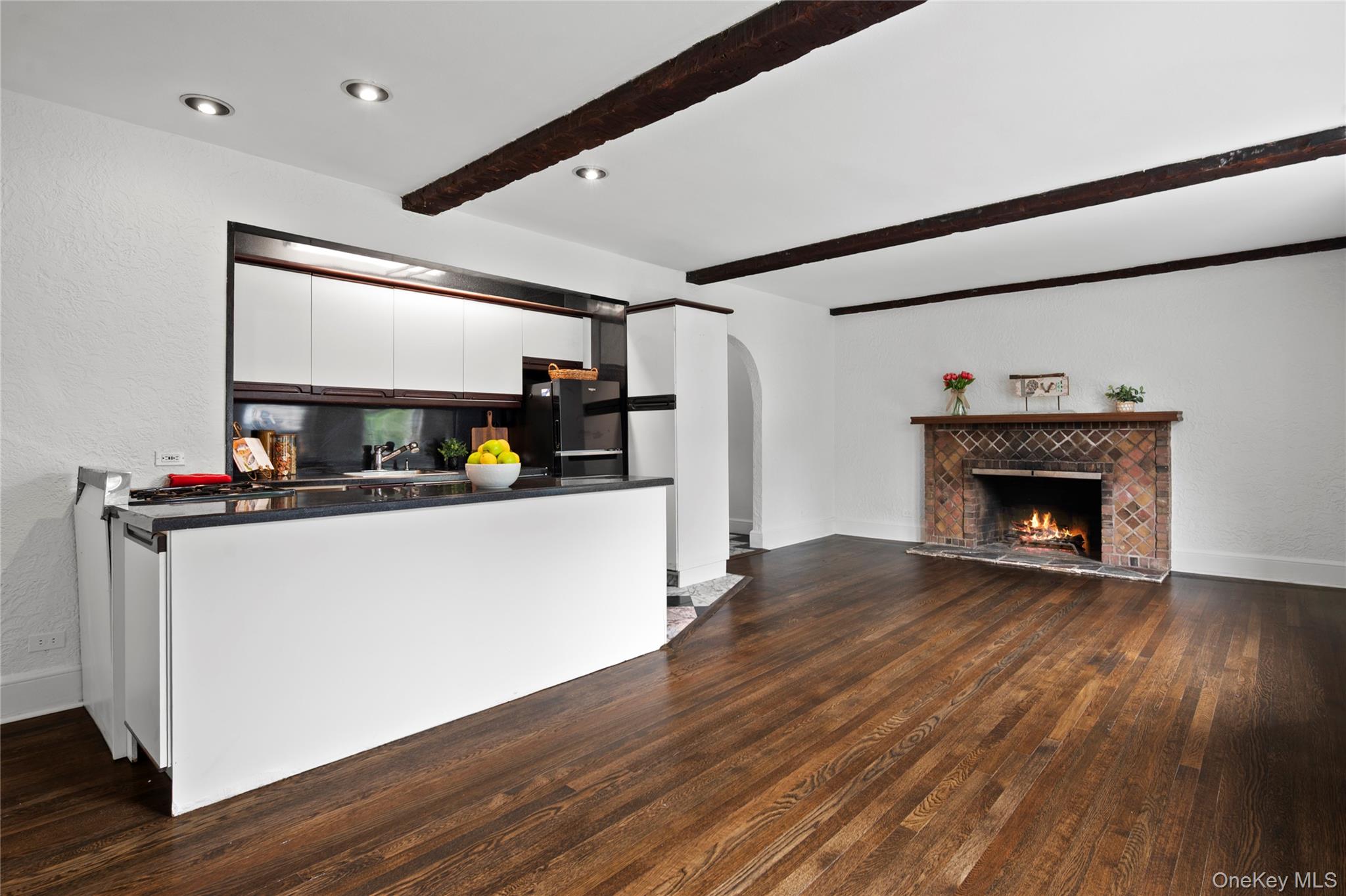270 Bronxville Road, Unit B52 photo 6