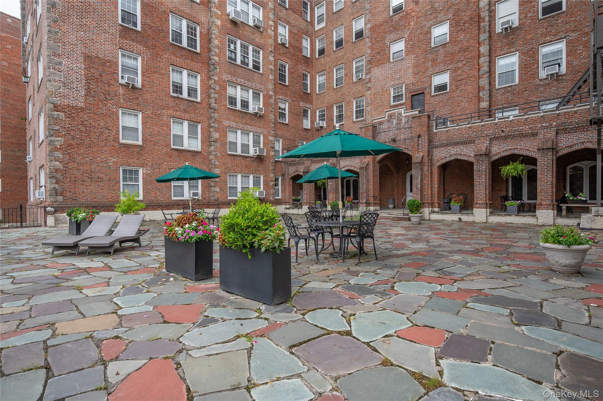 270 Bronxville Road, Unit B52 photo 21
