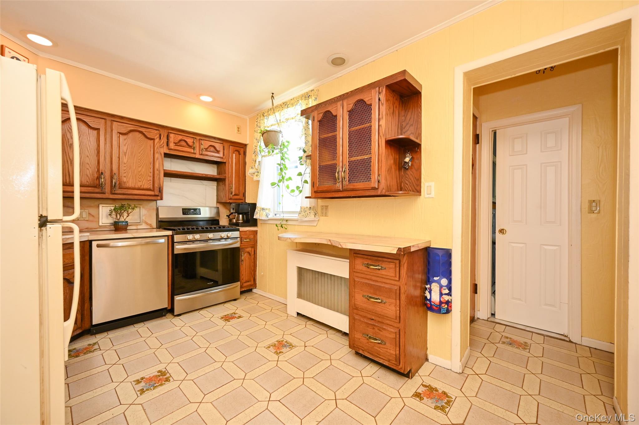 6953 73rd Place – For Sale photo 9