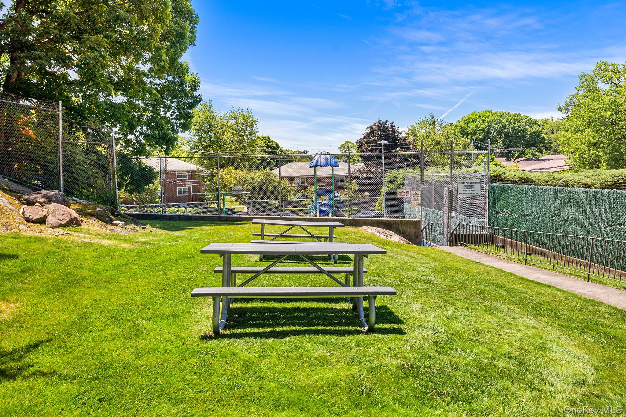 115 Dehaven Drive, Unit 105 photo 30