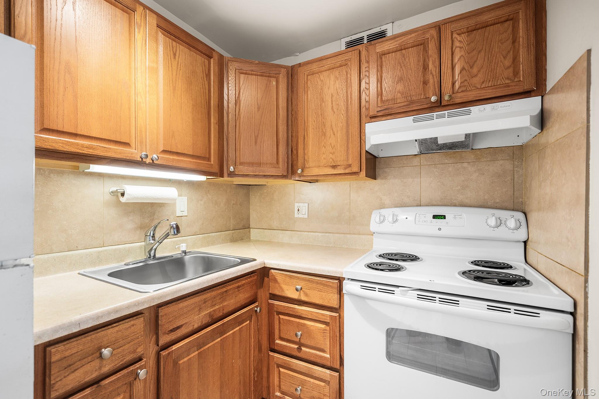 115 Dehaven Drive, Unit 105 photo 10