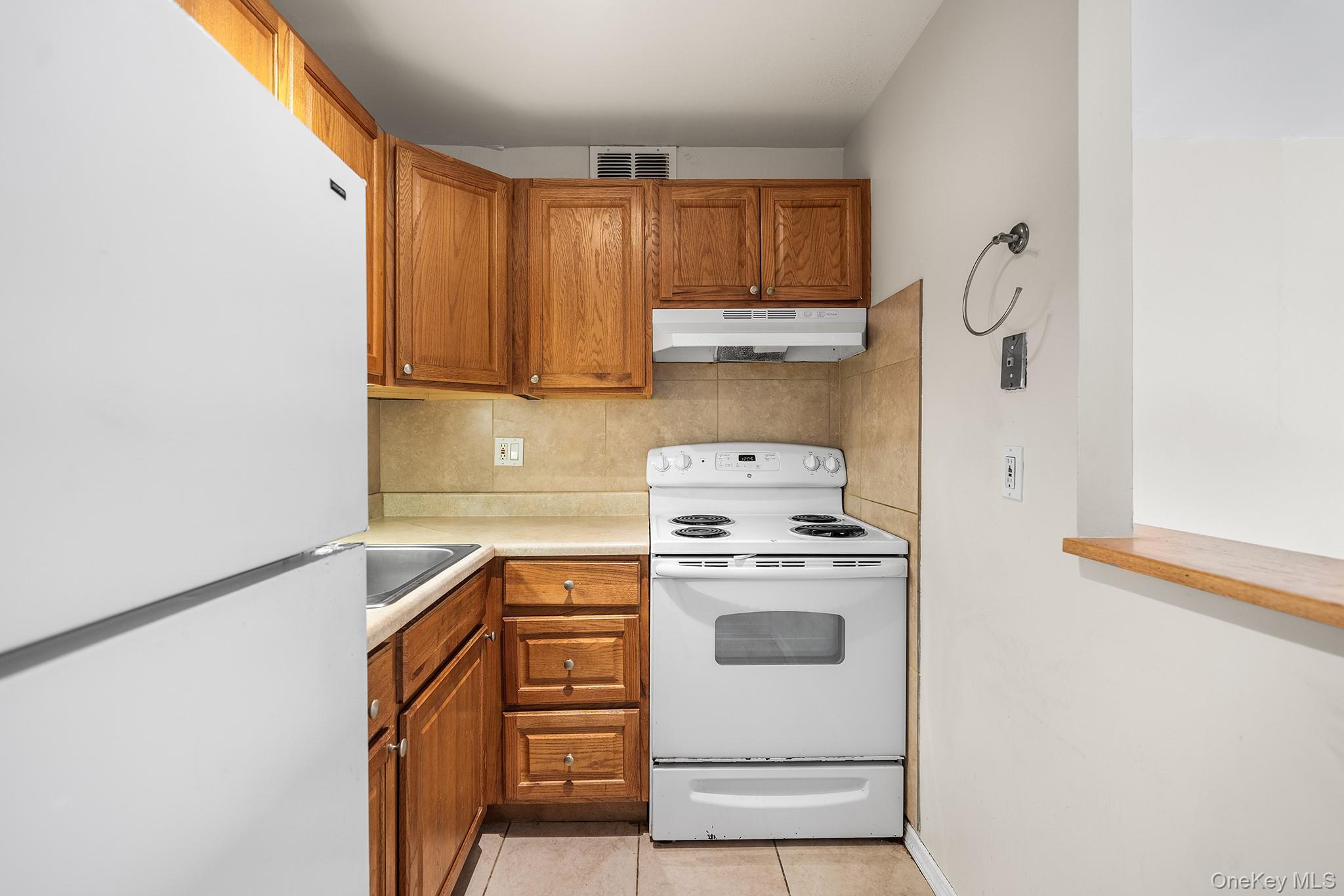 115 Dehaven Drive, Unit 105 photo 9