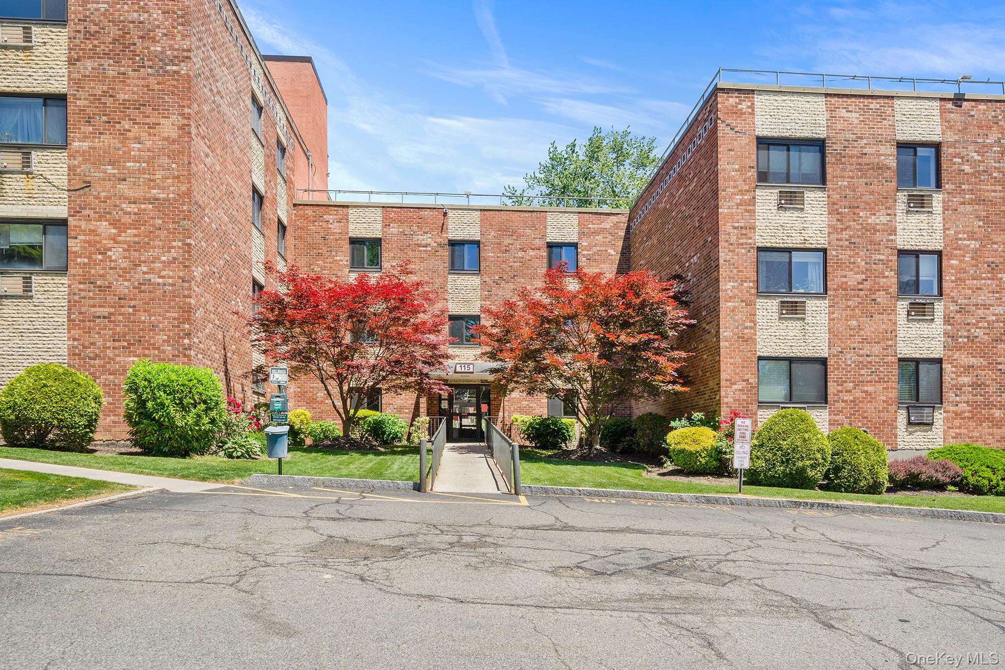 115 Dehaven Drive, Unit 105 photo 26