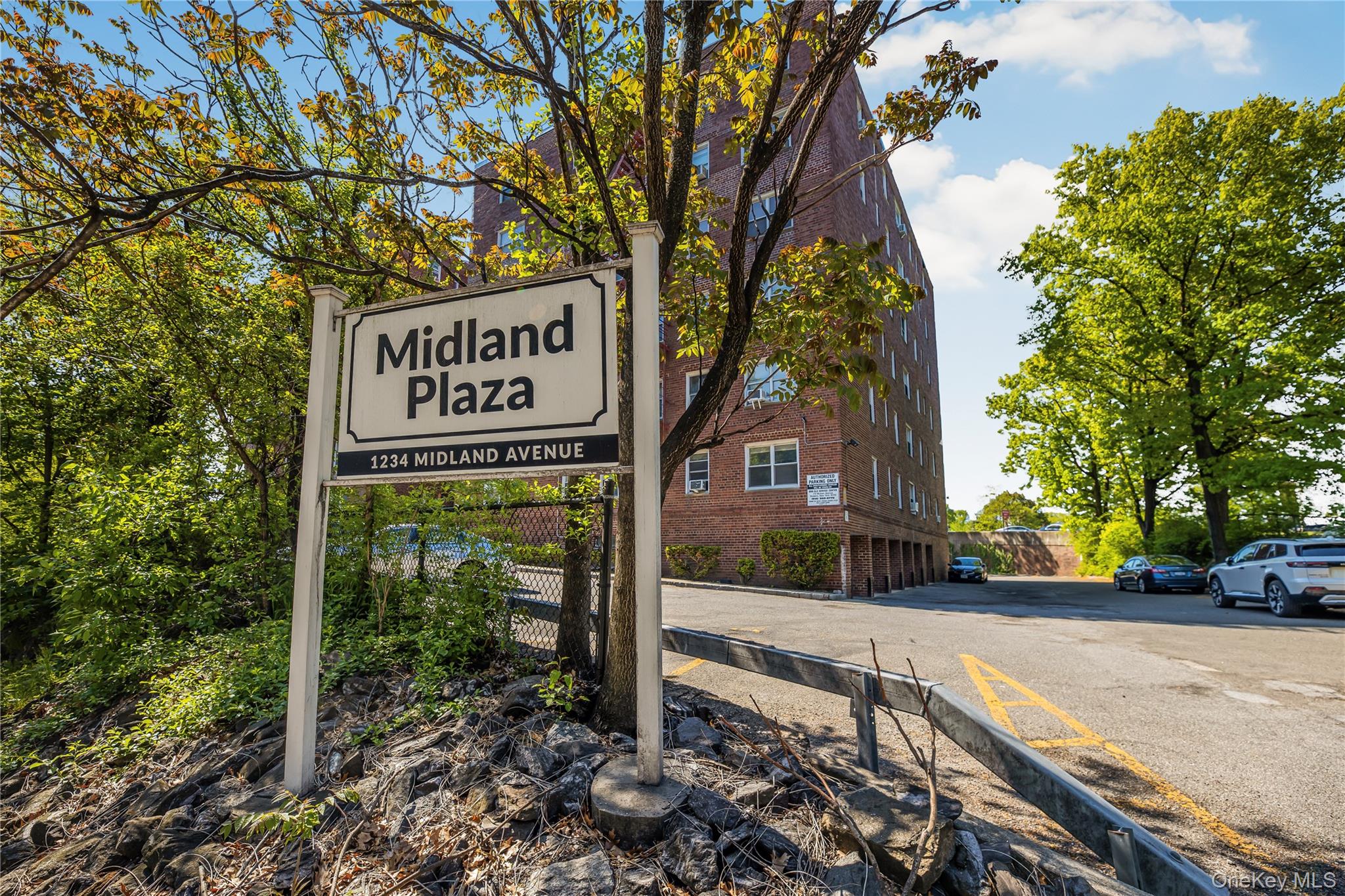 1234 Midland Avenue, Unit 1c