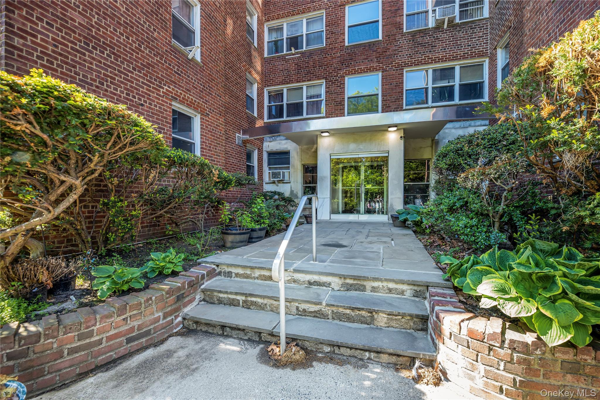 1234 Midland Avenue, Unit 1c photo 3