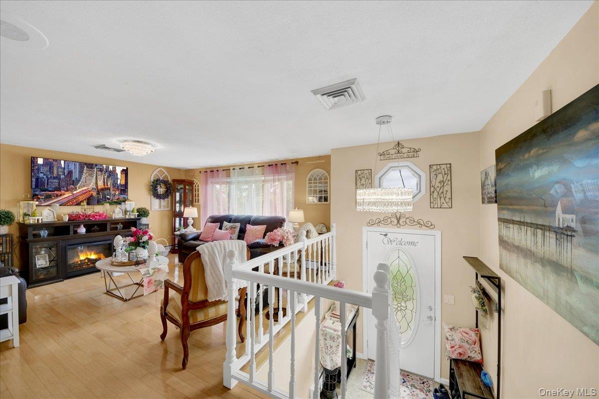 5 Rowell Lane – For Sale photo 4