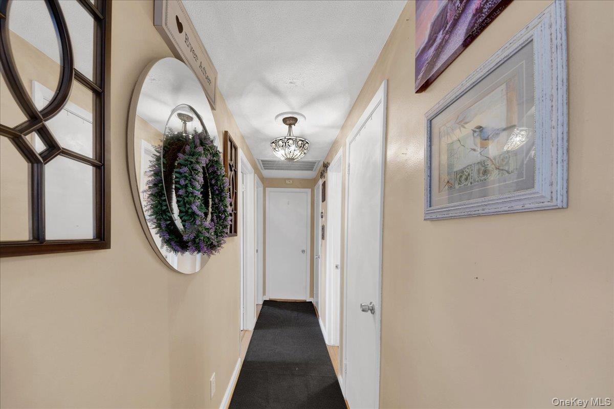 5 Rowell Lane – For Sale photo 3