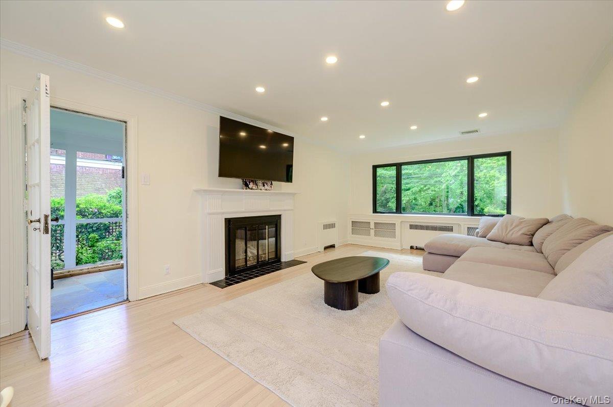 8 Parkside Drive – For Sale photo 6