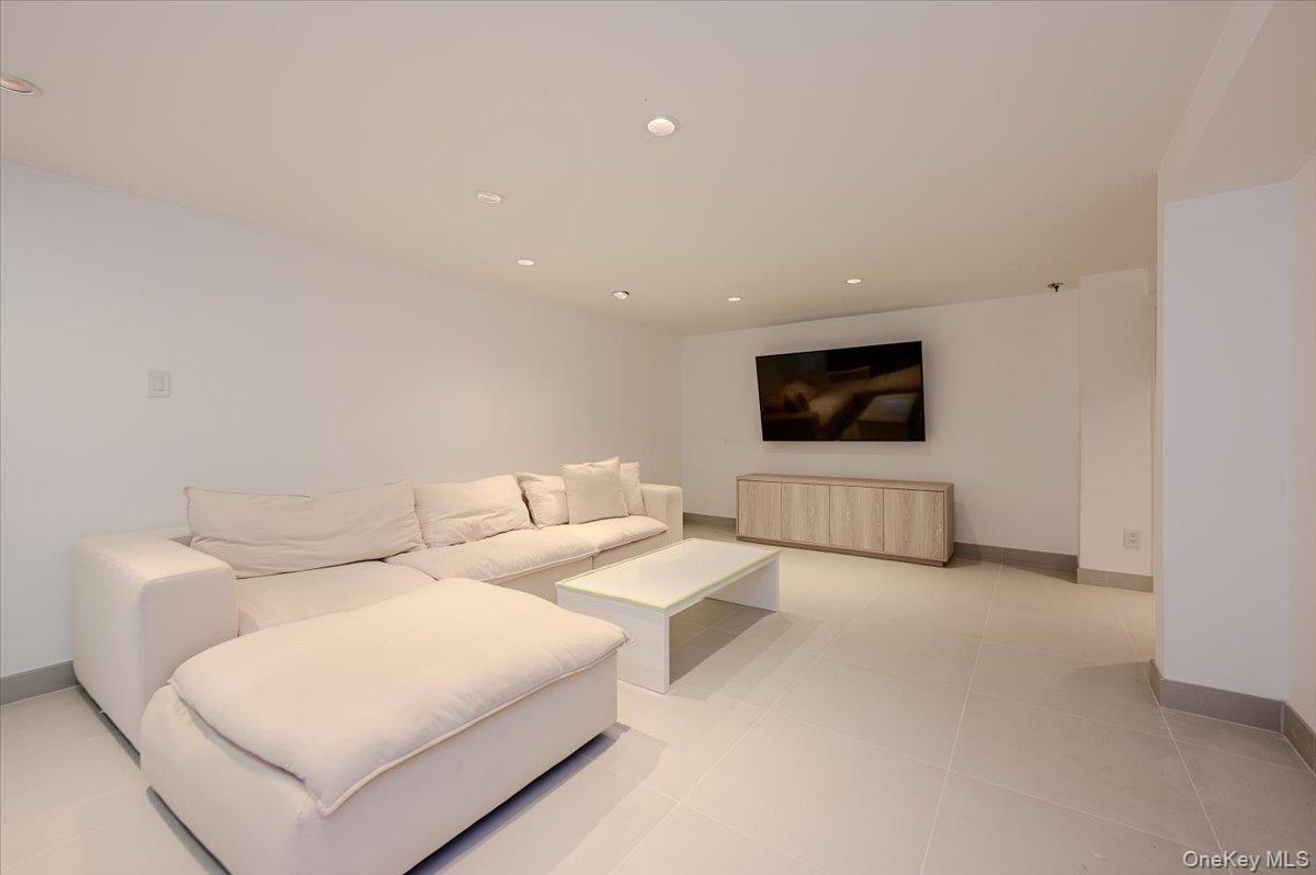 8 Parkside Drive – For Sale photo 26