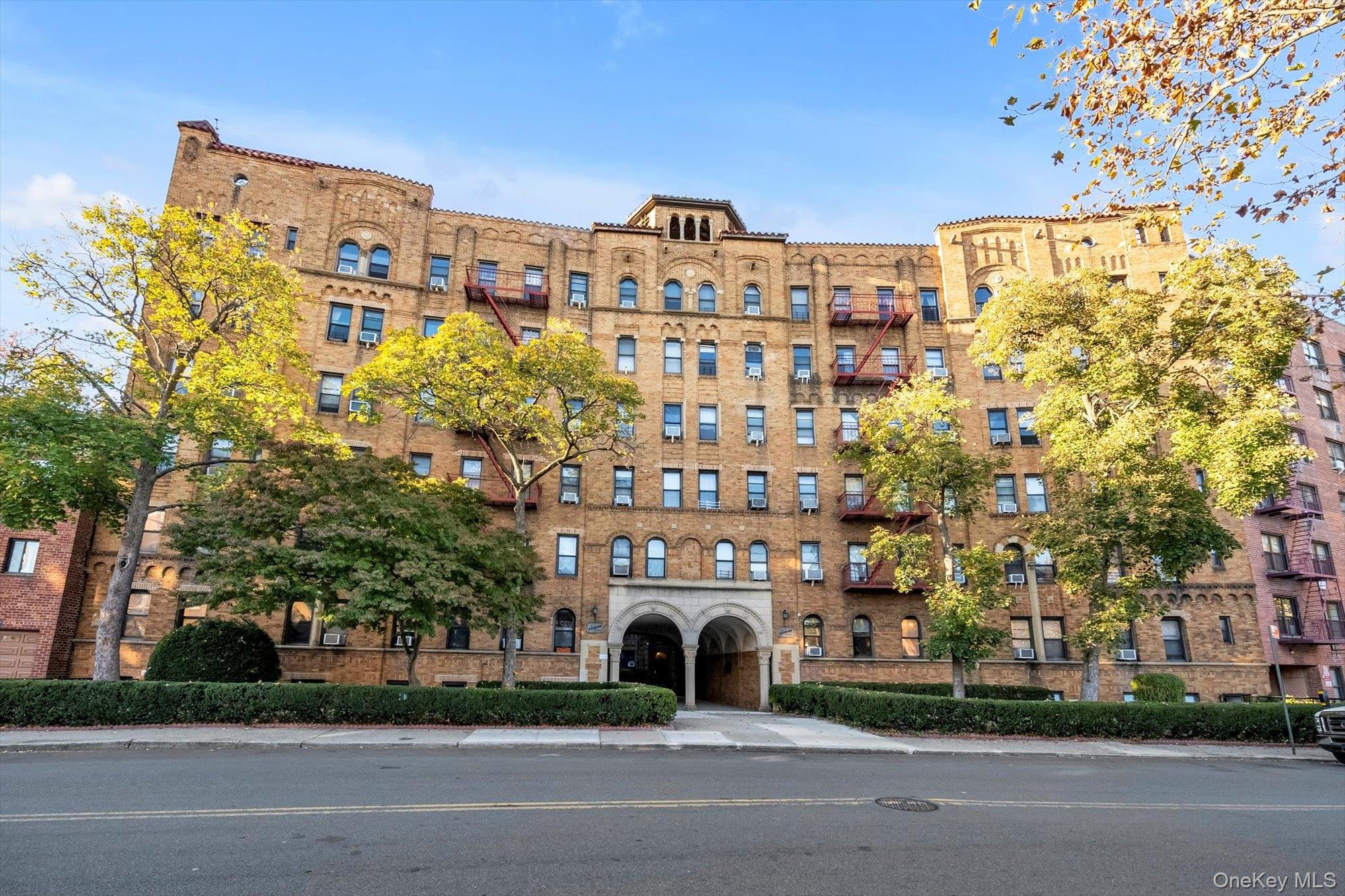83-44 Lefferts Boulevard, Unit 6C photo 17