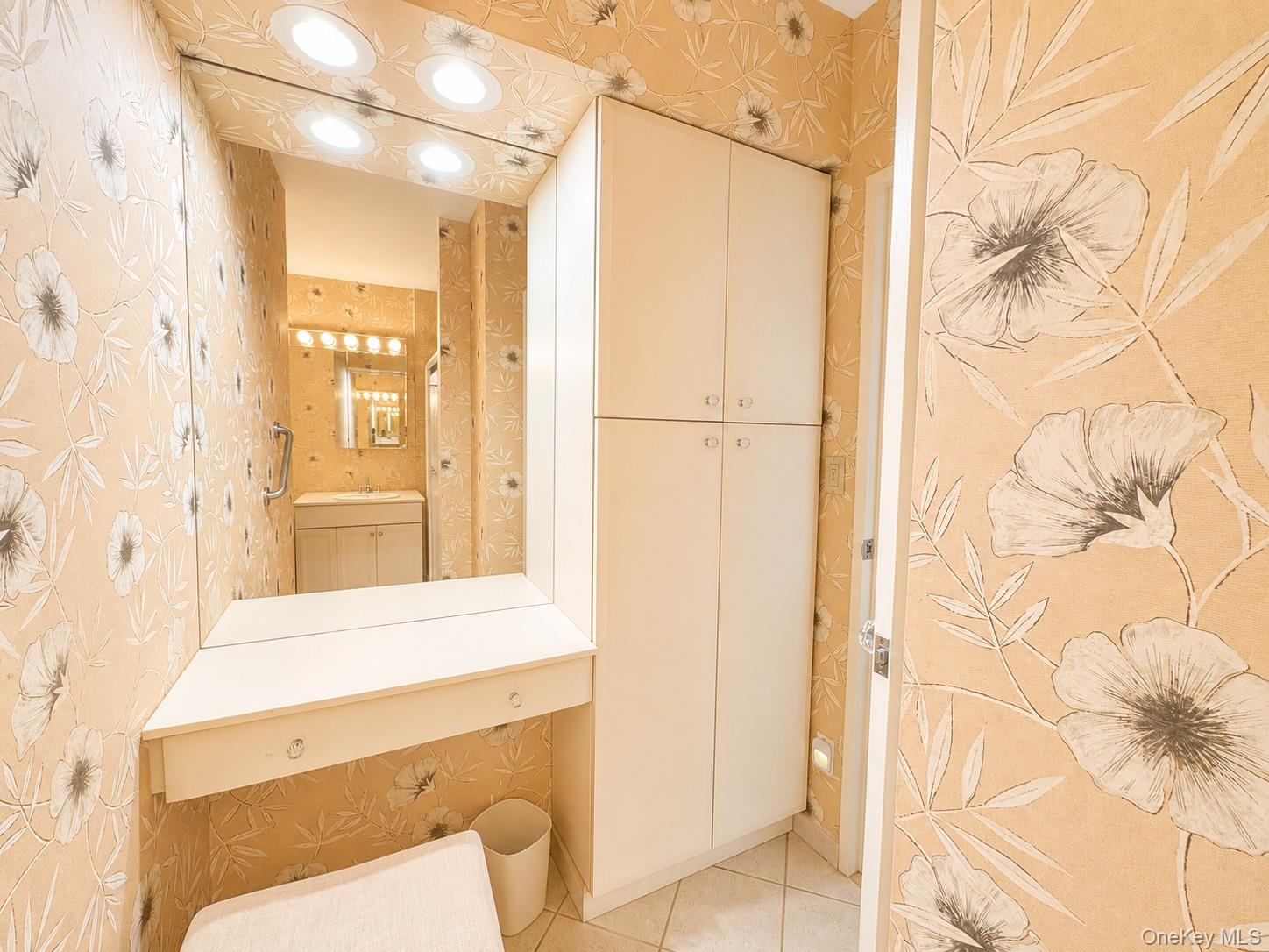 27010 Grand Central Parkway, Unit 21D photo 17