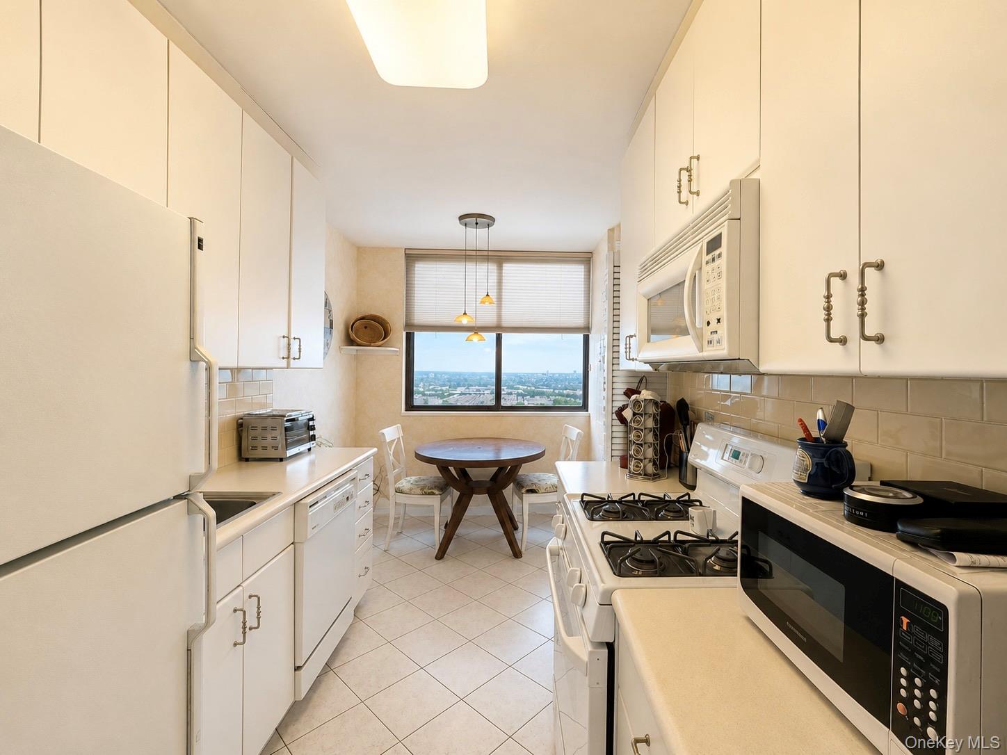 27010 Grand Central Parkway, Unit 21D photo 7