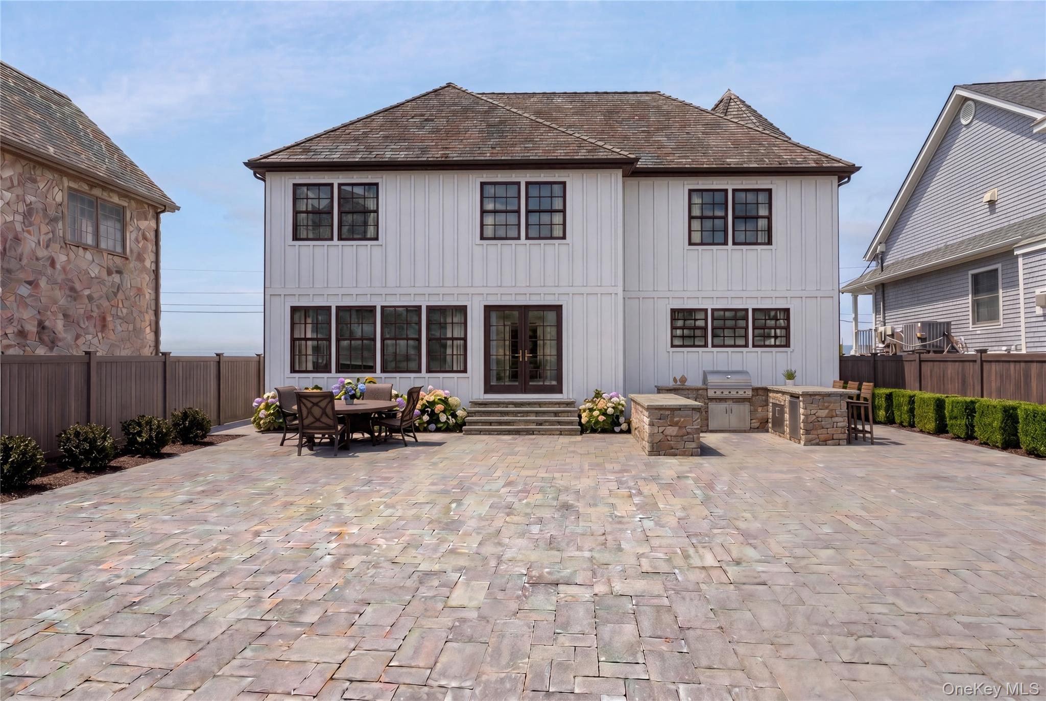 5 Division Avenue – For Sale photo 2