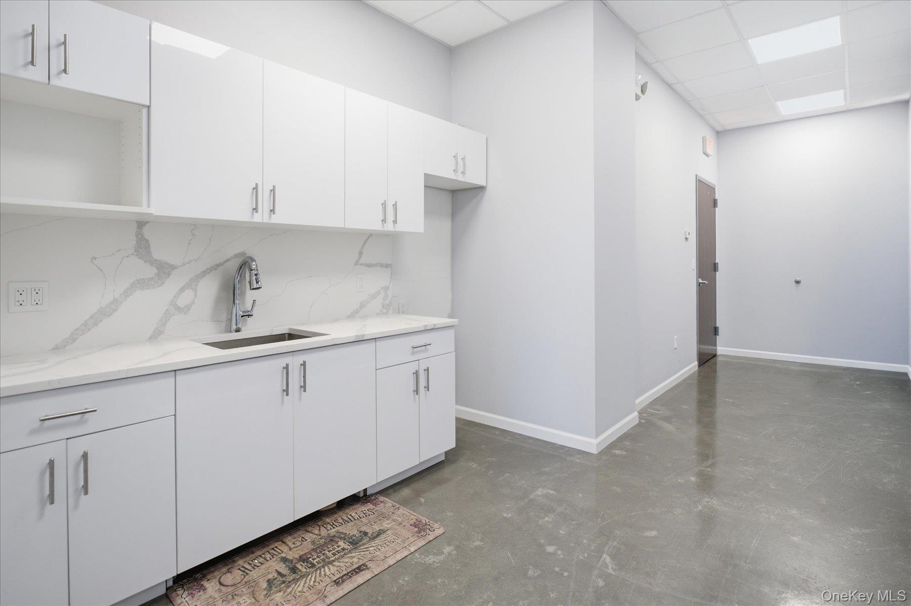 421 N Country Road, Unit 4 photo 9