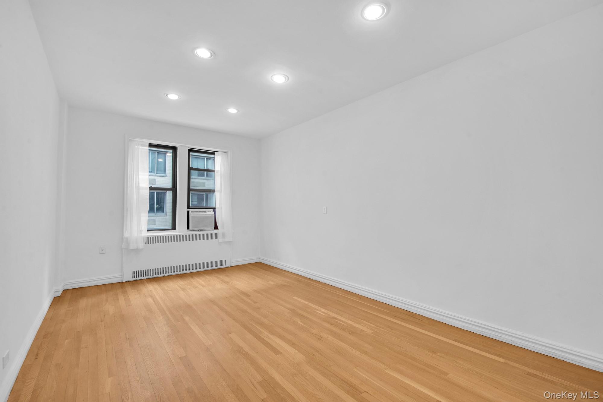 225 W 25th Street, Unit 5K photo 9