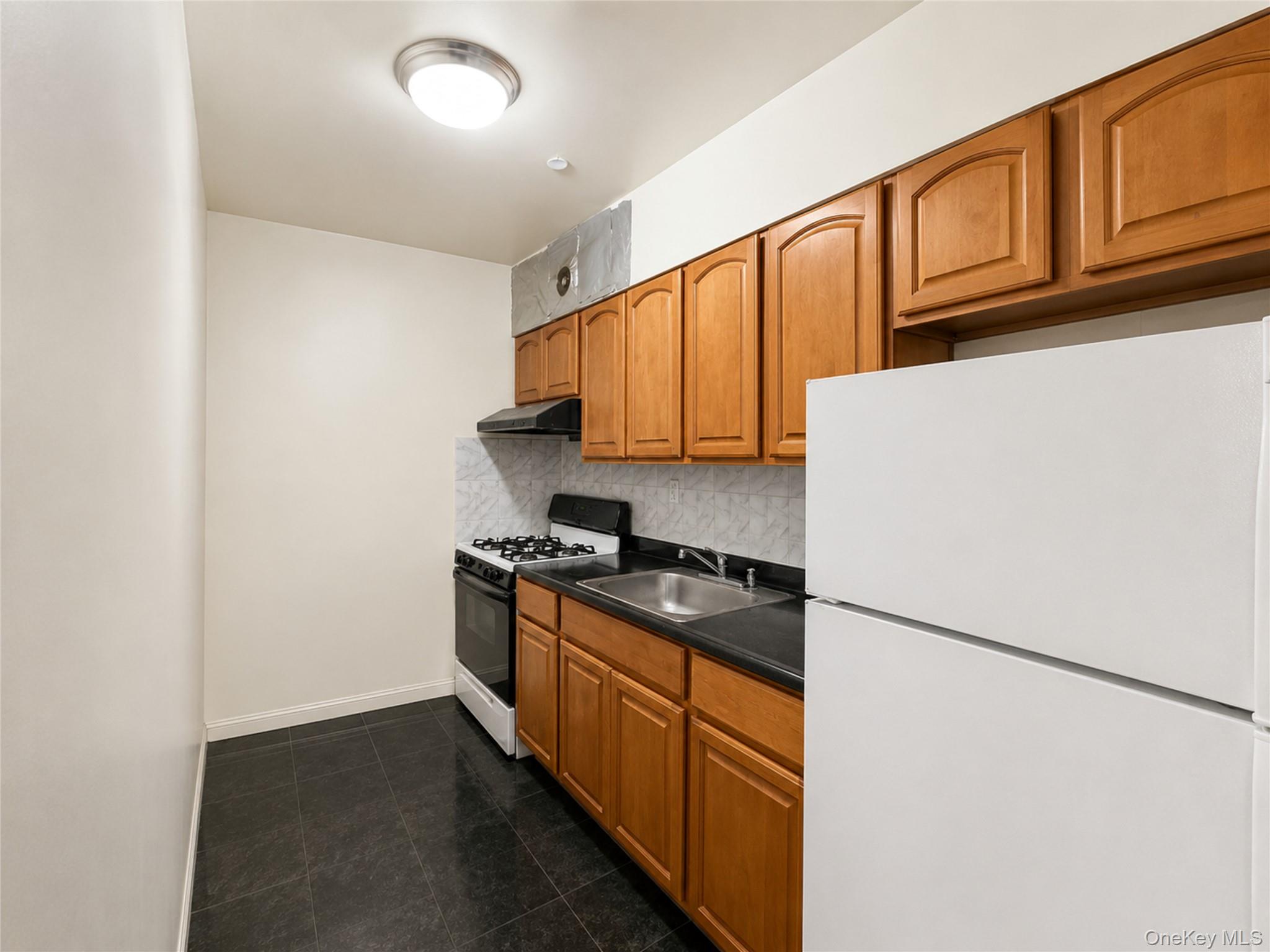 104-31 39th Avenue, Unit 1A photo 7