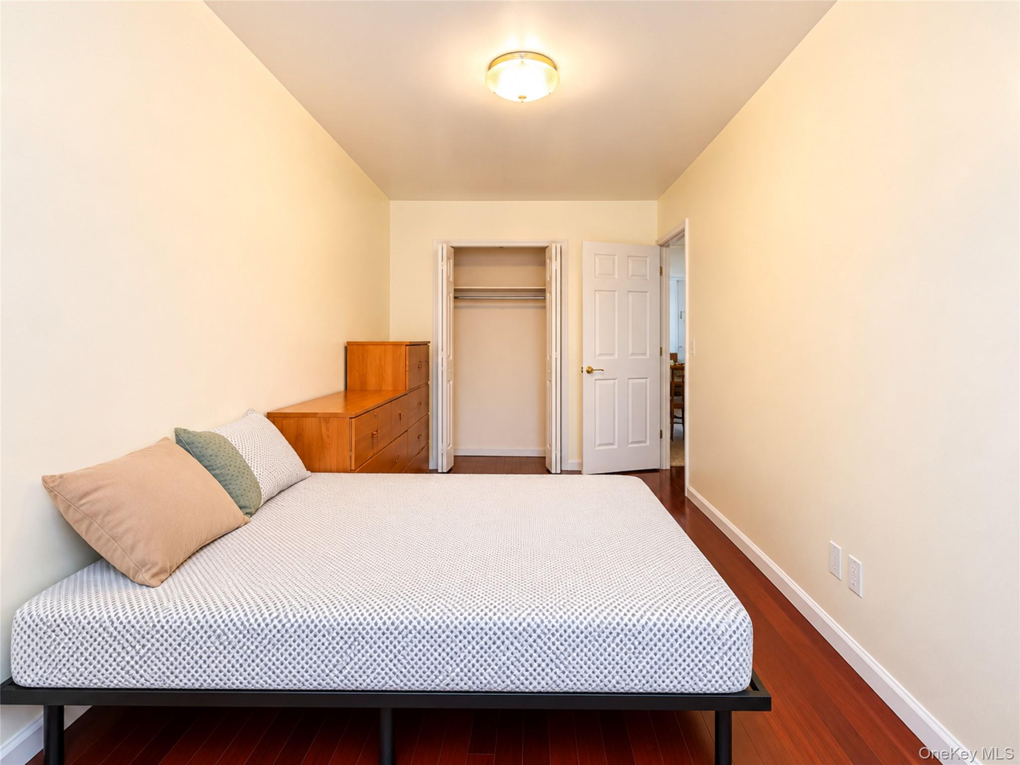 104-31 39th Avenue, Unit 1A photo 6