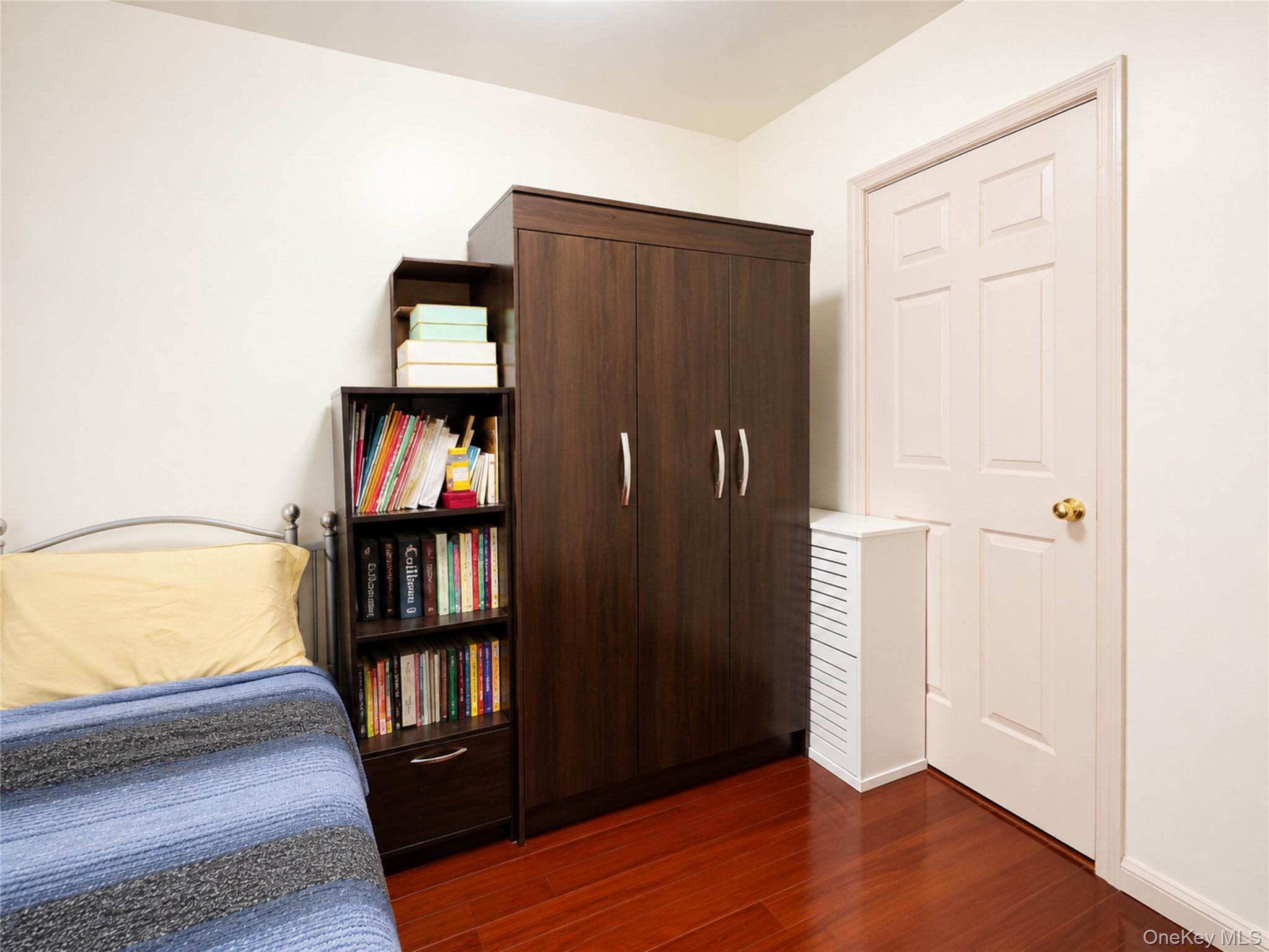 104-31 39th Avenue, Unit 1A photo 4
