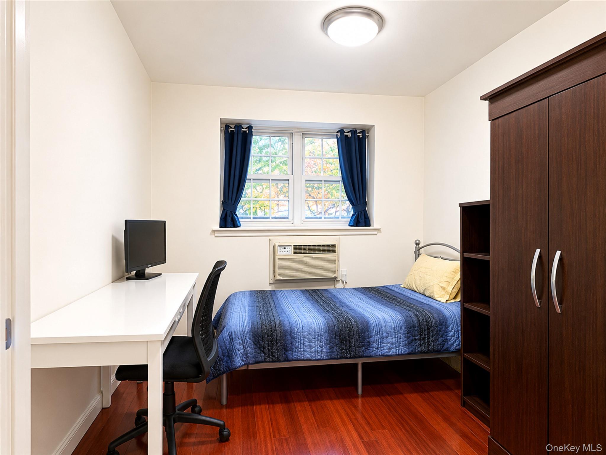 104-31 39th Avenue, Unit 1A photo 3