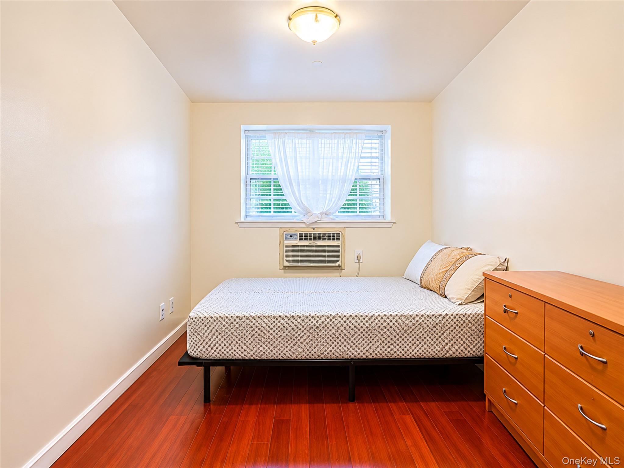 104-31 39th Avenue, Unit 1A photo 5