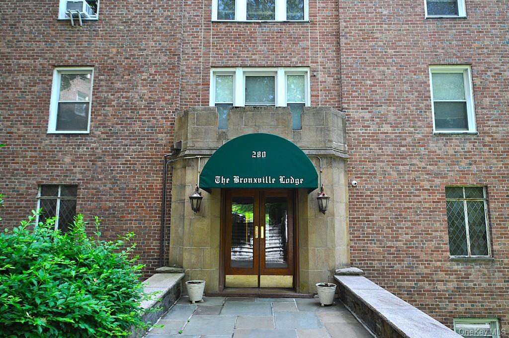 280 Bronxville Road, Unit 4O photo 25
