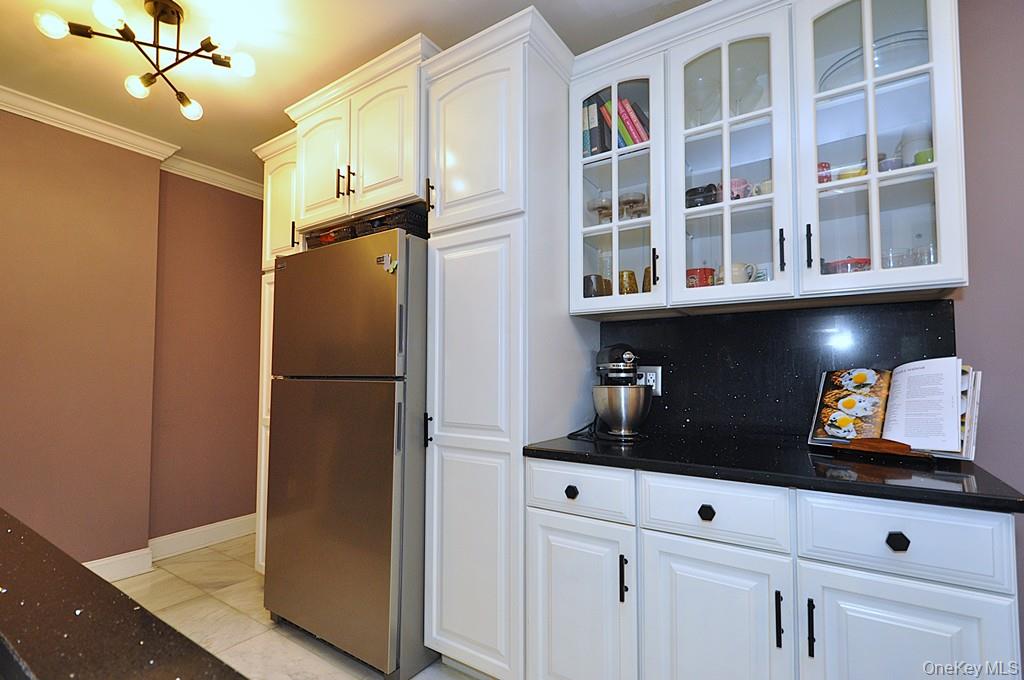 280 Bronxville Road, Unit 4O photo 7
