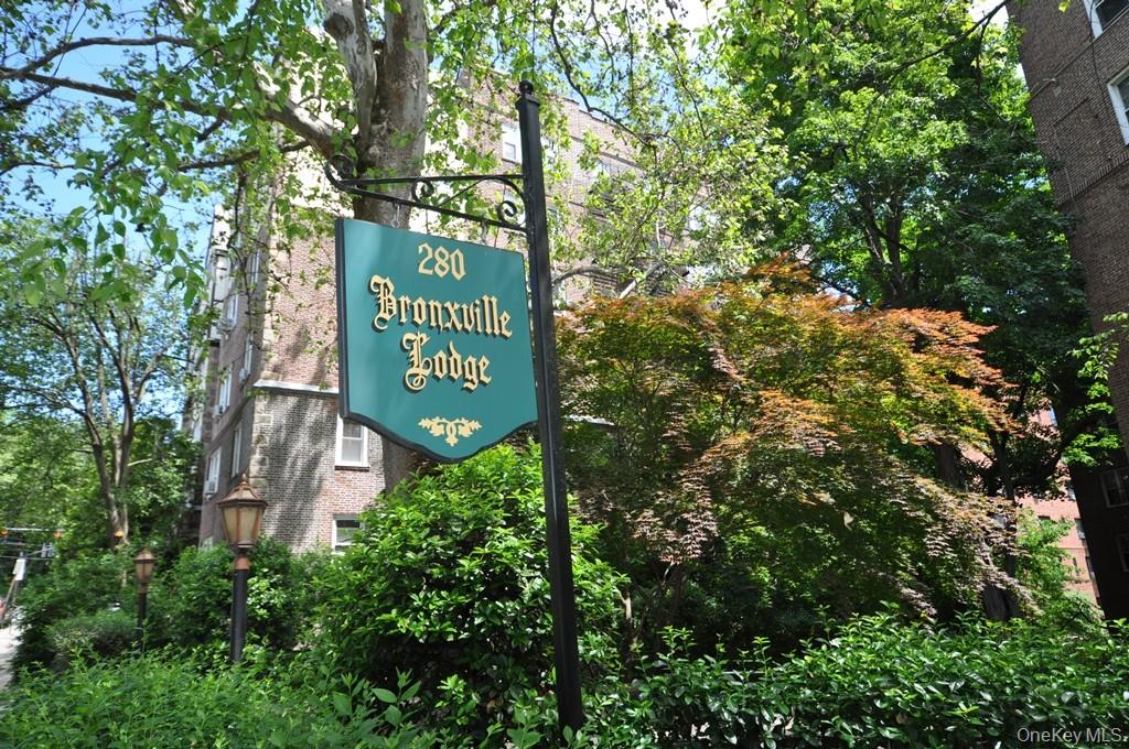 280 Bronxville Road, Unit 4O photo 2